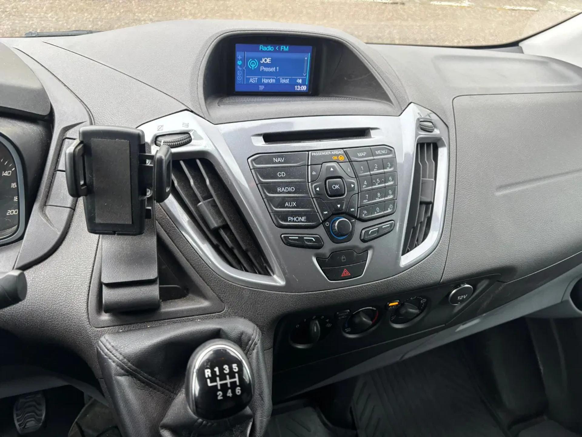 Foto 9 van Ford 2.0TDCI L1H1 Airco Navi Trekhaak Cruisecontrol