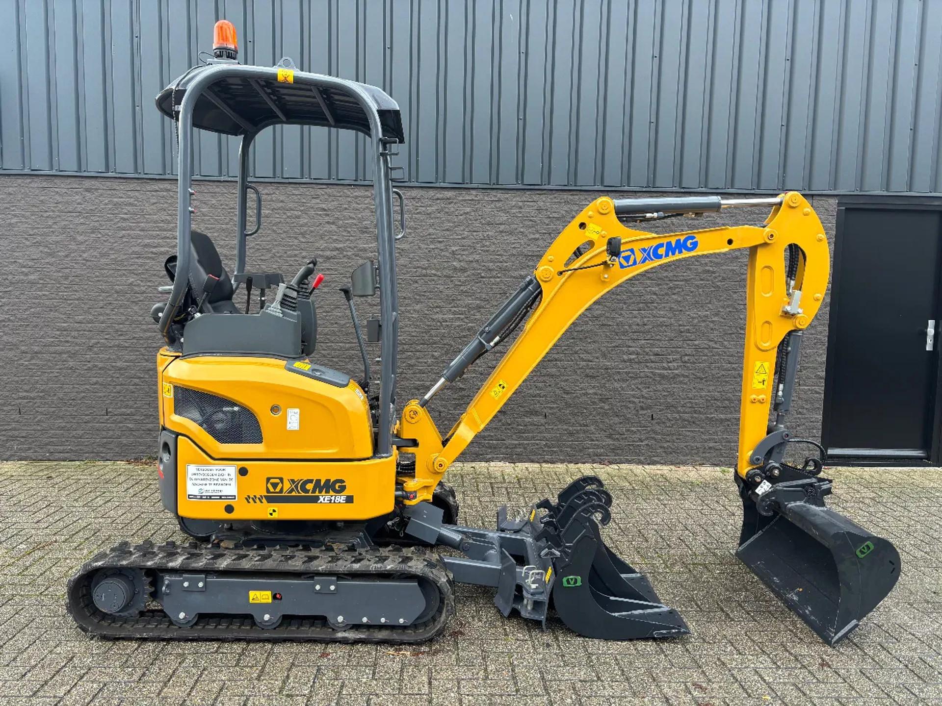 Foto 3 van XCMG XE18D Rups Graafmachine Snelwissel 3 Bakken  NIEUW