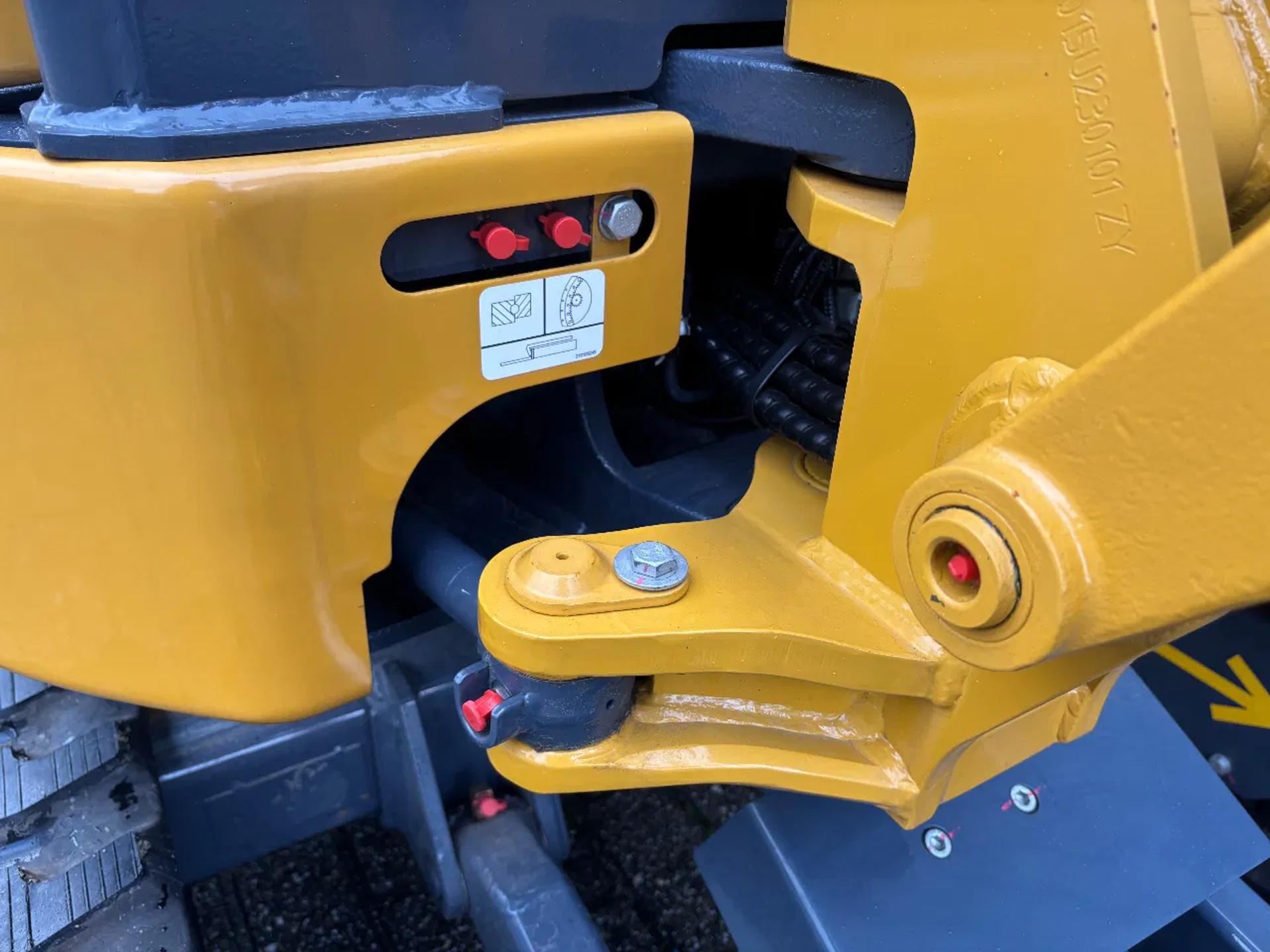 Foto 9 van XCMG XE18D Rups Graafmachine Snelwissel 3 Bakken  NIEUW