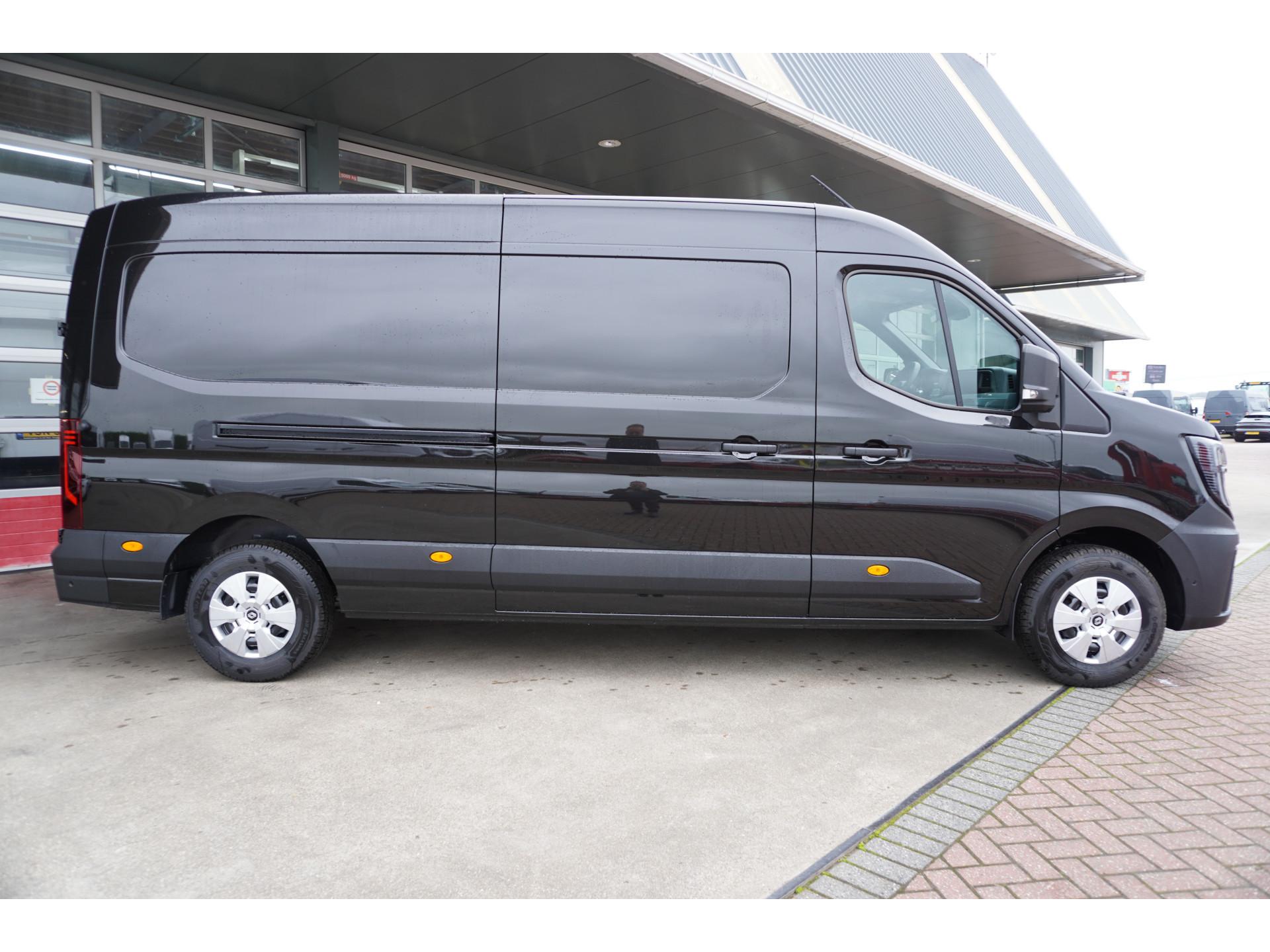 Foto 3 van Renault T35 2.0 dCi 170PK L3H2 Extra Schuifdeur links en Rechts