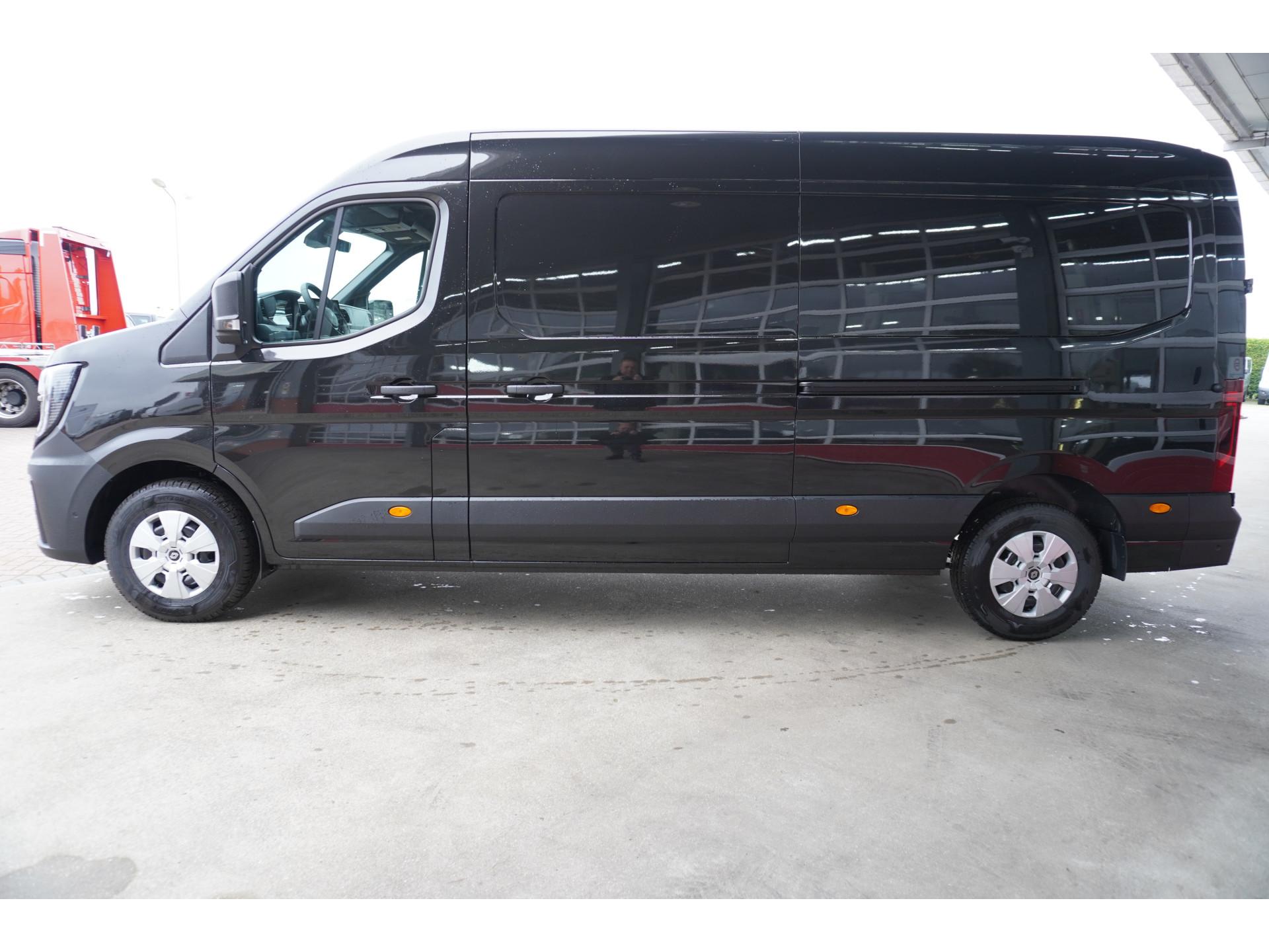 Foto 8 van Renault T35 2.0 dCi 170PK L3H2 Extra Schuifdeur links en Rechts