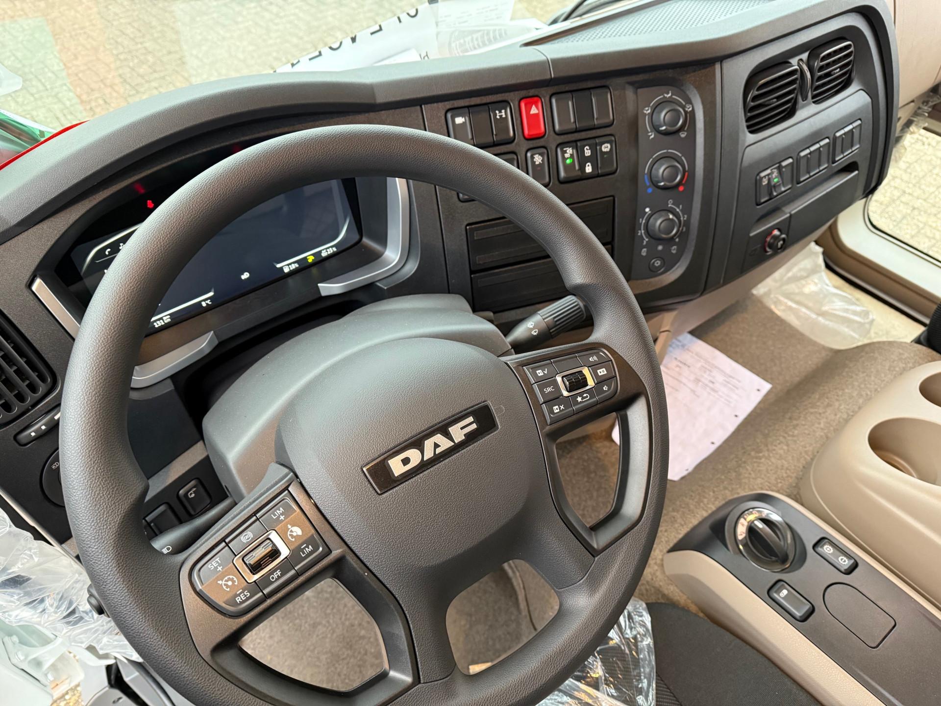 Foto 18 van DAF XB 210 FA ACC