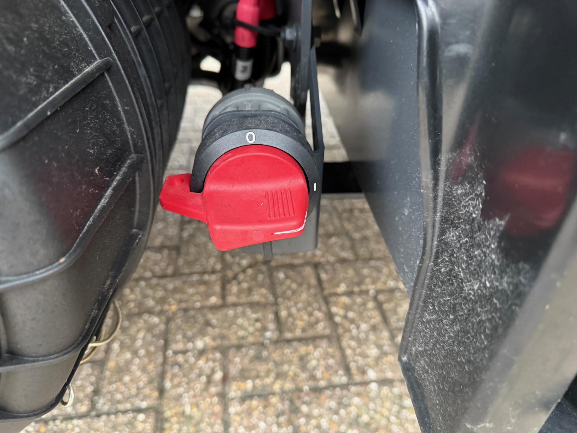 Foto 5 van DAF XB 210 FA ACC