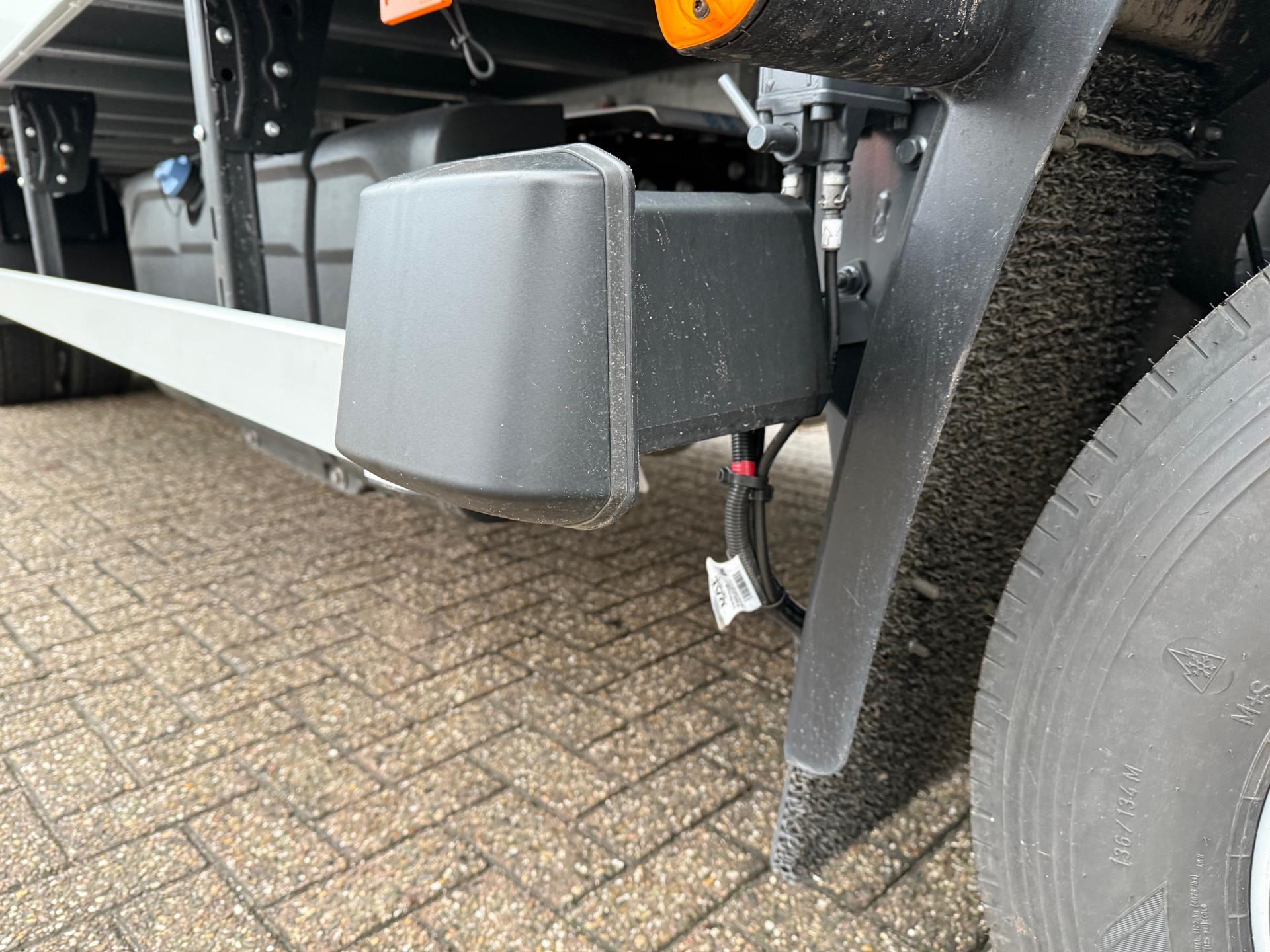 Foto 7 van DAF XB 210 FA ACC