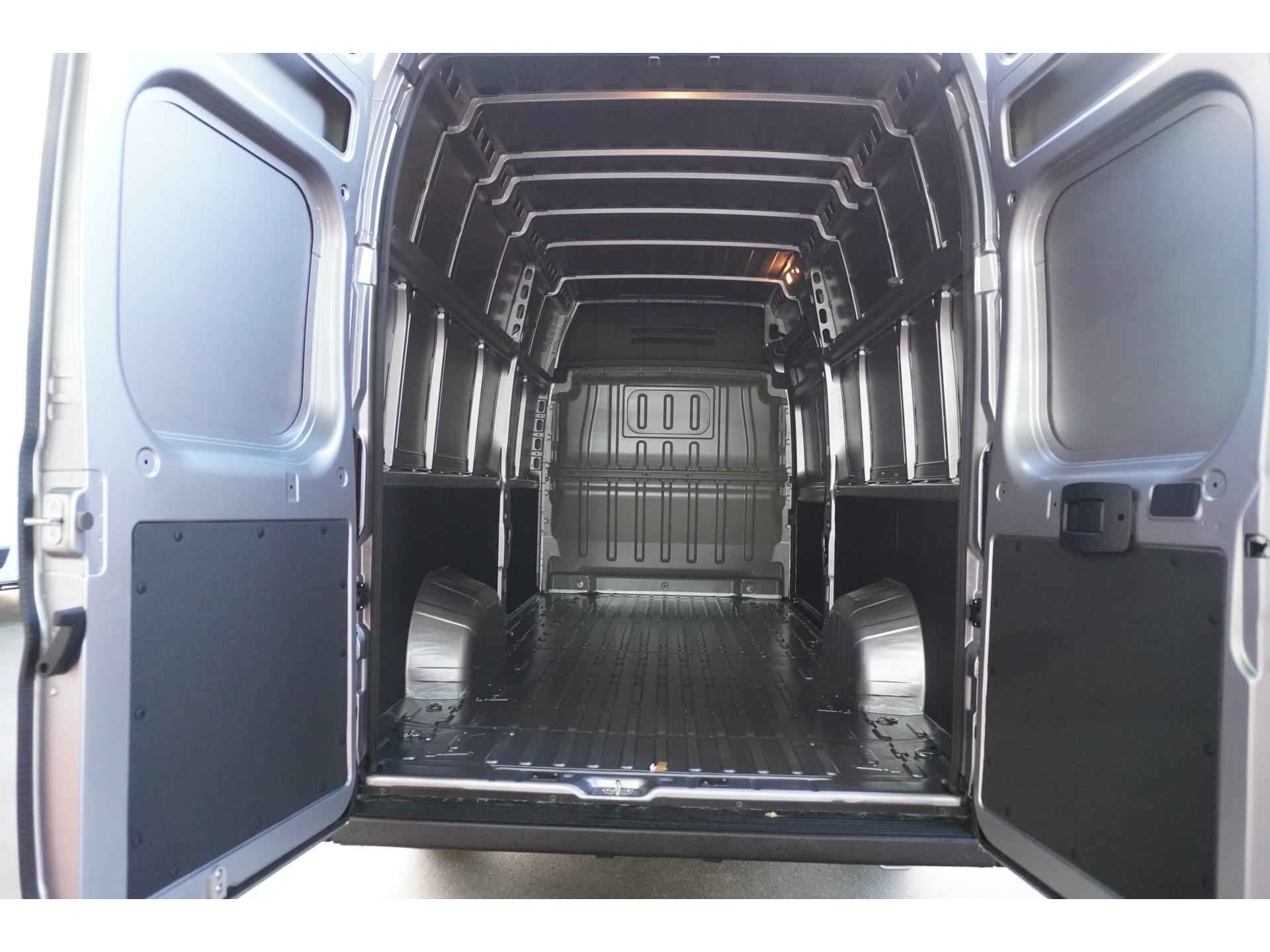 Foto 11 van Fiat 2.2 MultiJet 180PK S&S L4H3 techno Automaat