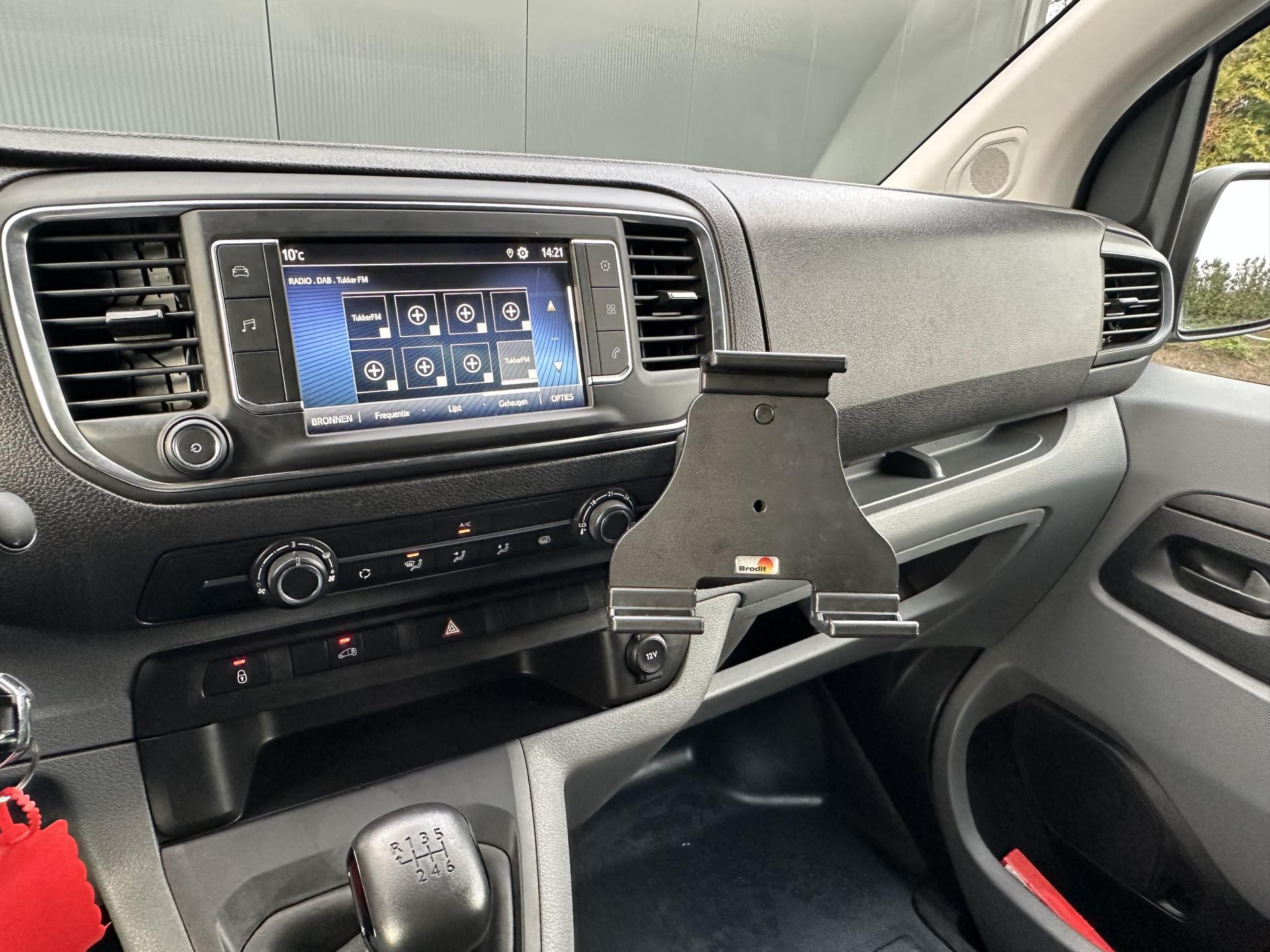 Foto 10 van Toyota 2.0 D-4D 145 PK / 1e EIGENAAR / 34.774 KM / INRICHTING / CRUISE / AIRCO / APPLE CARPLAY / ANDROID AUTO