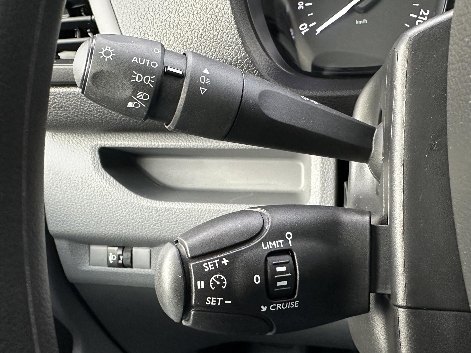 Foto 13 van Toyota 2.0 D-4D 145 PK / 1e EIGENAAR / 34.774 KM / INRICHTING / CRUISE / AIRCO / APPLE CARPLAY / ANDROID AUTO