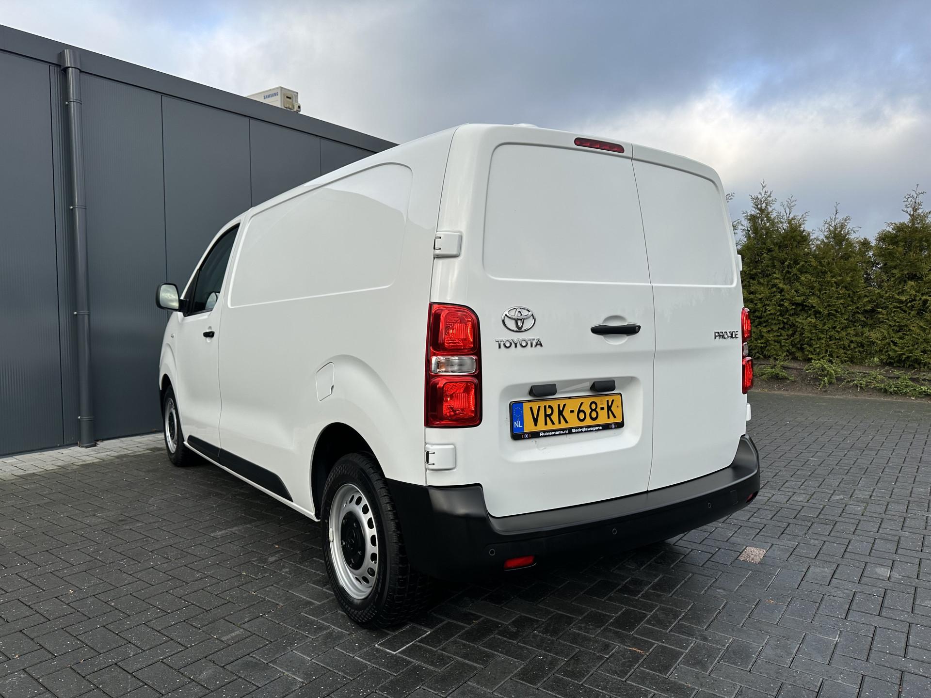 Foto 6 van Toyota 2.0 D-4D 145 PK / 1e EIGENAAR / 34.774 KM / INRICHTING / CRUISE / AIRCO / APPLE CARPLAY / ANDROID AUTO