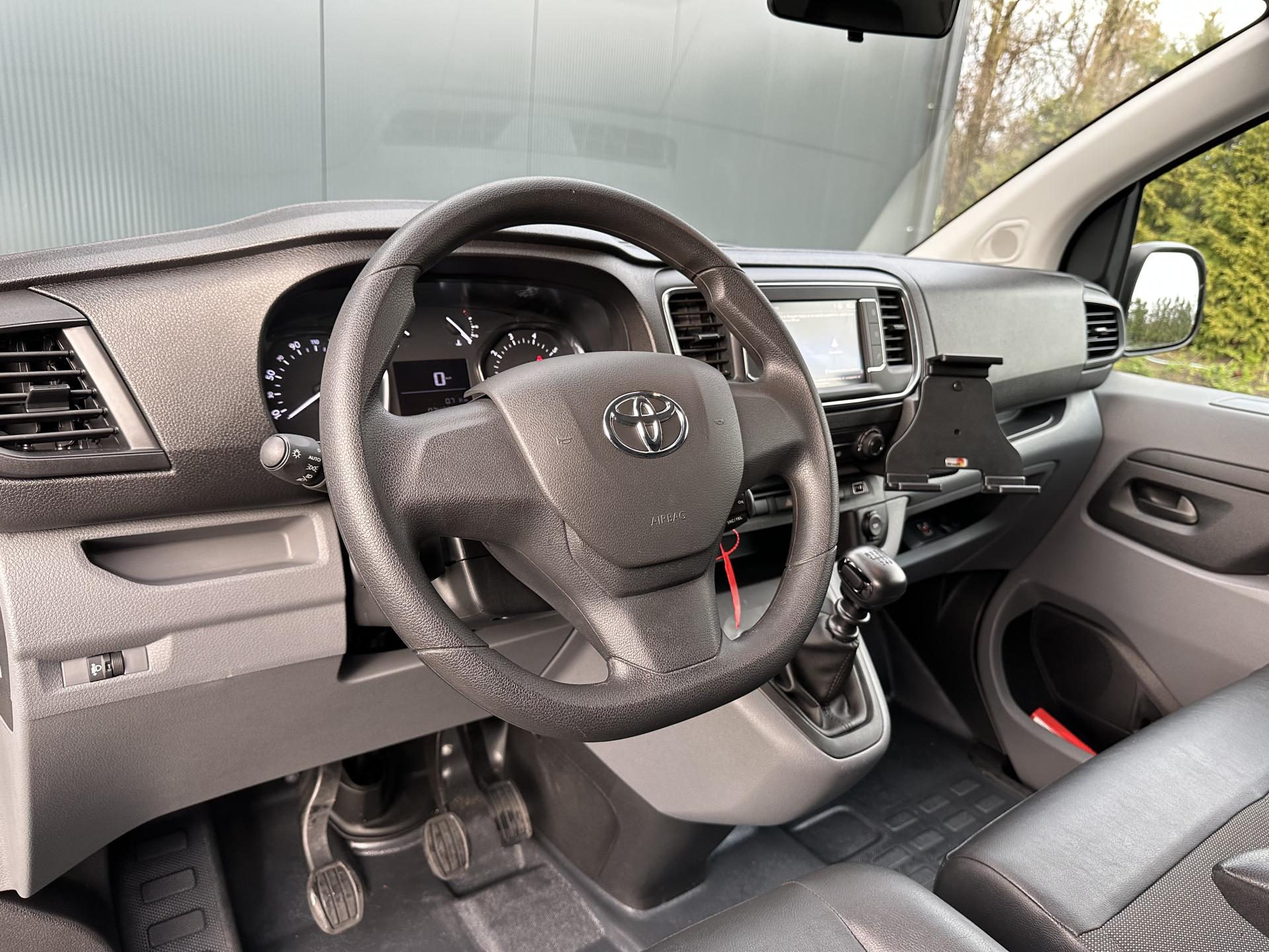 Foto 8 van Toyota 2.0 D-4D 145 PK / 1e EIGENAAR / 34.774 KM / INRICHTING / CRUISE / AIRCO / APPLE CARPLAY / ANDROID AUTO