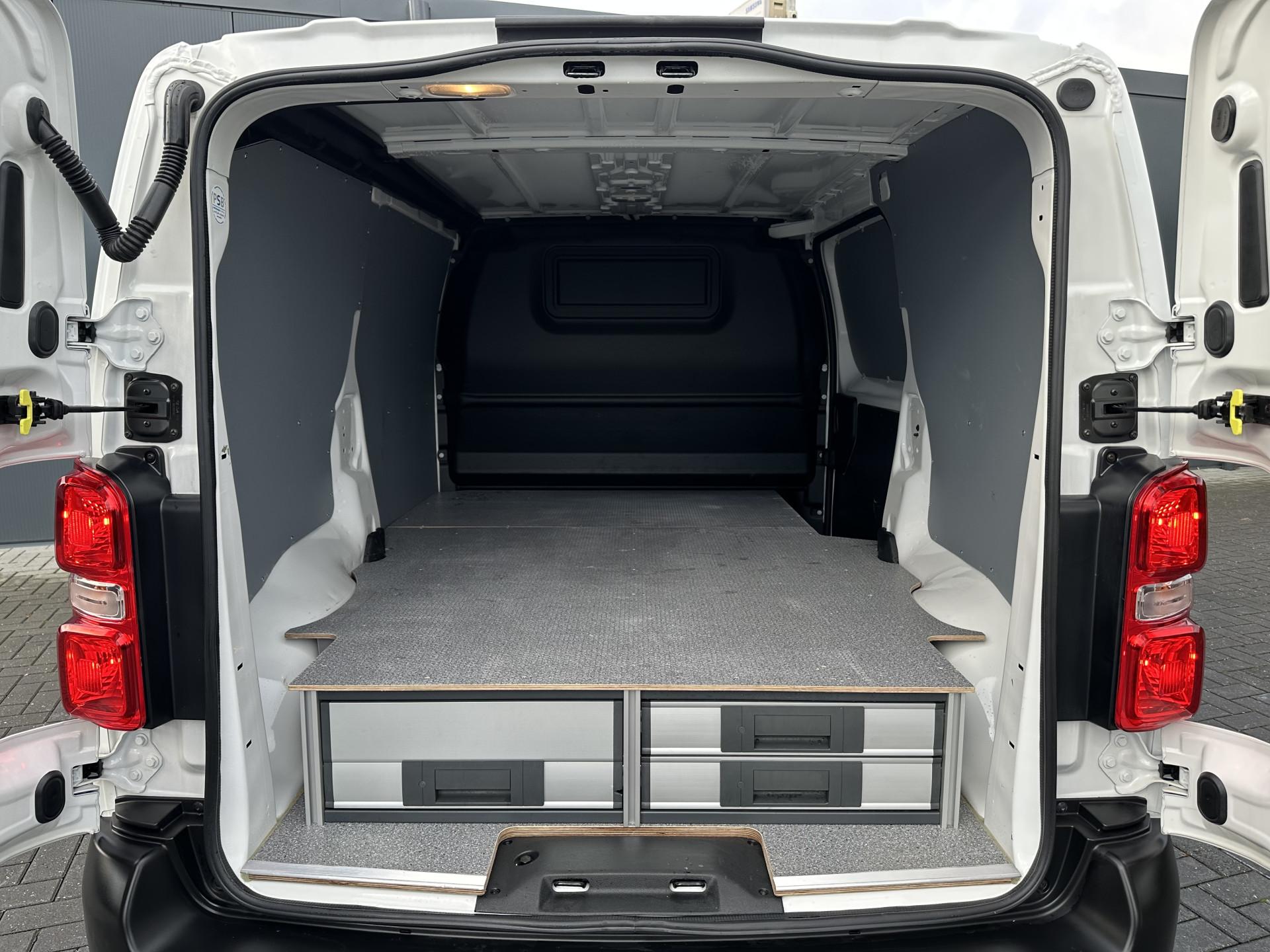 Foto 9 van Toyota 2.0 D-4D 145 PK / 1e EIGENAAR / 34.774 KM / INRICHTING / CRUISE / AIRCO / APPLE CARPLAY / ANDROID AUTO