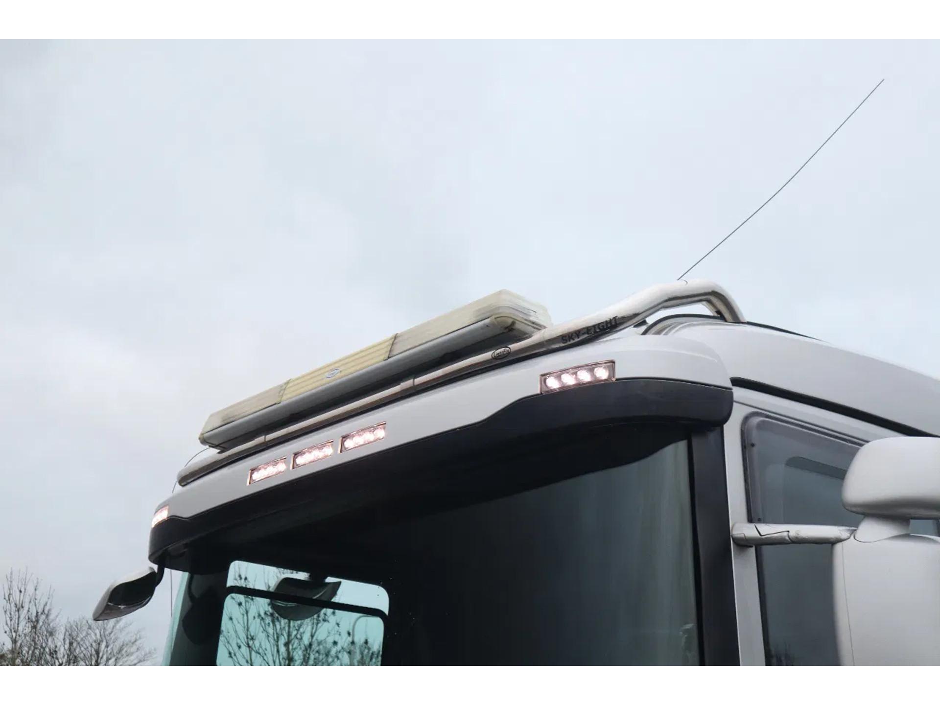 Foto 11 van Scania R490 8X4 | JOAB HOOK | RETARDER | BIG AXLES | INCL CONTAINER