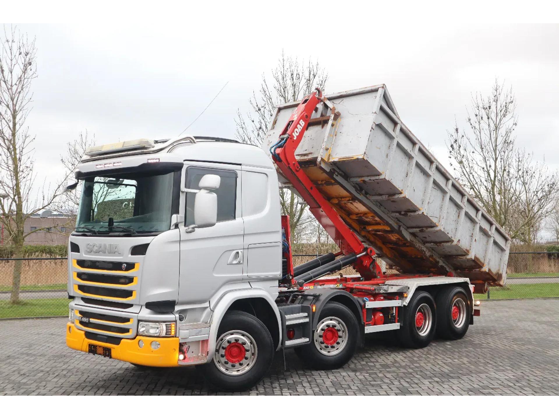 Foto 12 van Scania R490 8X4 | JOAB HOOK | RETARDER | BIG AXLES | INCL CONTAINER