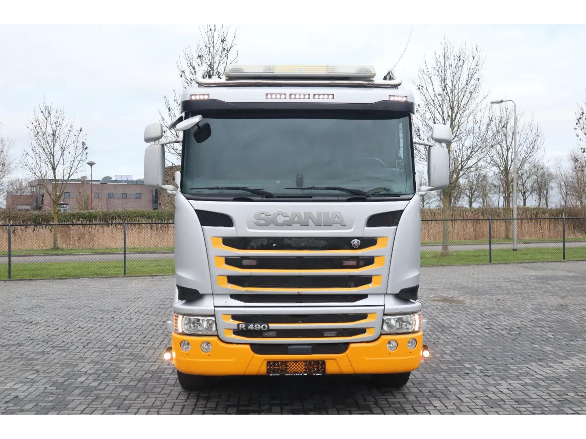 Foto 4 van Scania R490 8X4 | JOAB HOOK | RETARDER | BIG AXLES | INCL CONTAINER