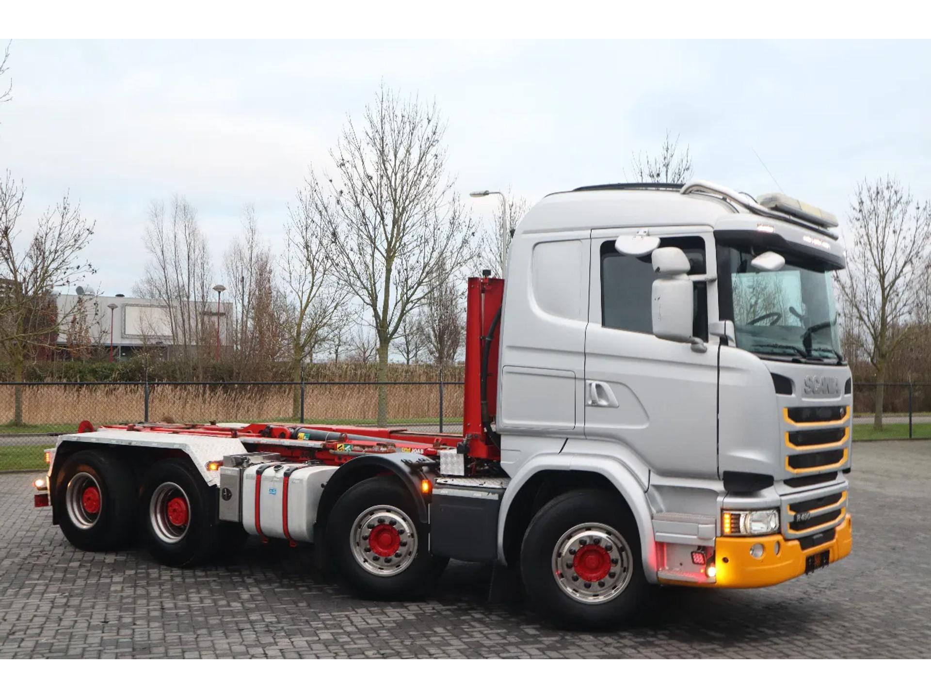 Foto 5 van Scania R490 8X4 | JOAB HOOK | RETARDER | BIG AXLES | INCL CONTAINER