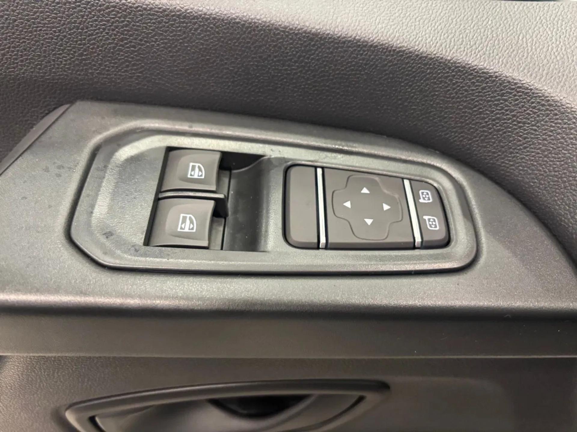Foto 15 van Renault 2.0DCI L2H1 Automaat Dubbele Schuifdeuren Airco Navi Cruisecontrol NIEUW