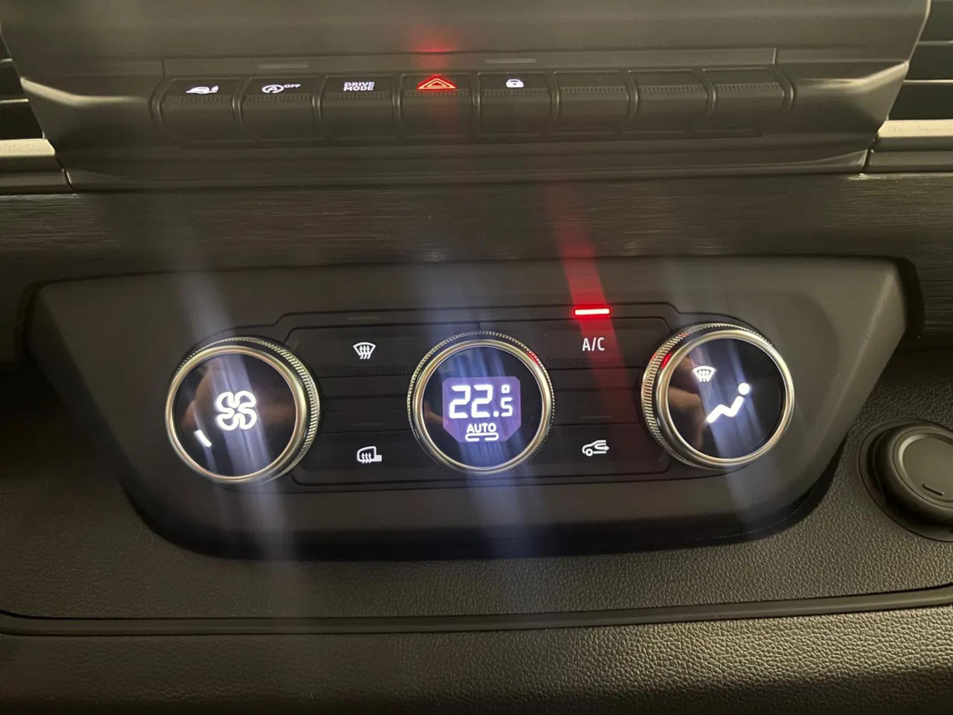 Foto 18 van Renault 2.0DCI L2H1 Automaat Dubbele Schuifdeuren Airco Navi Cruisecontrol NIEUW