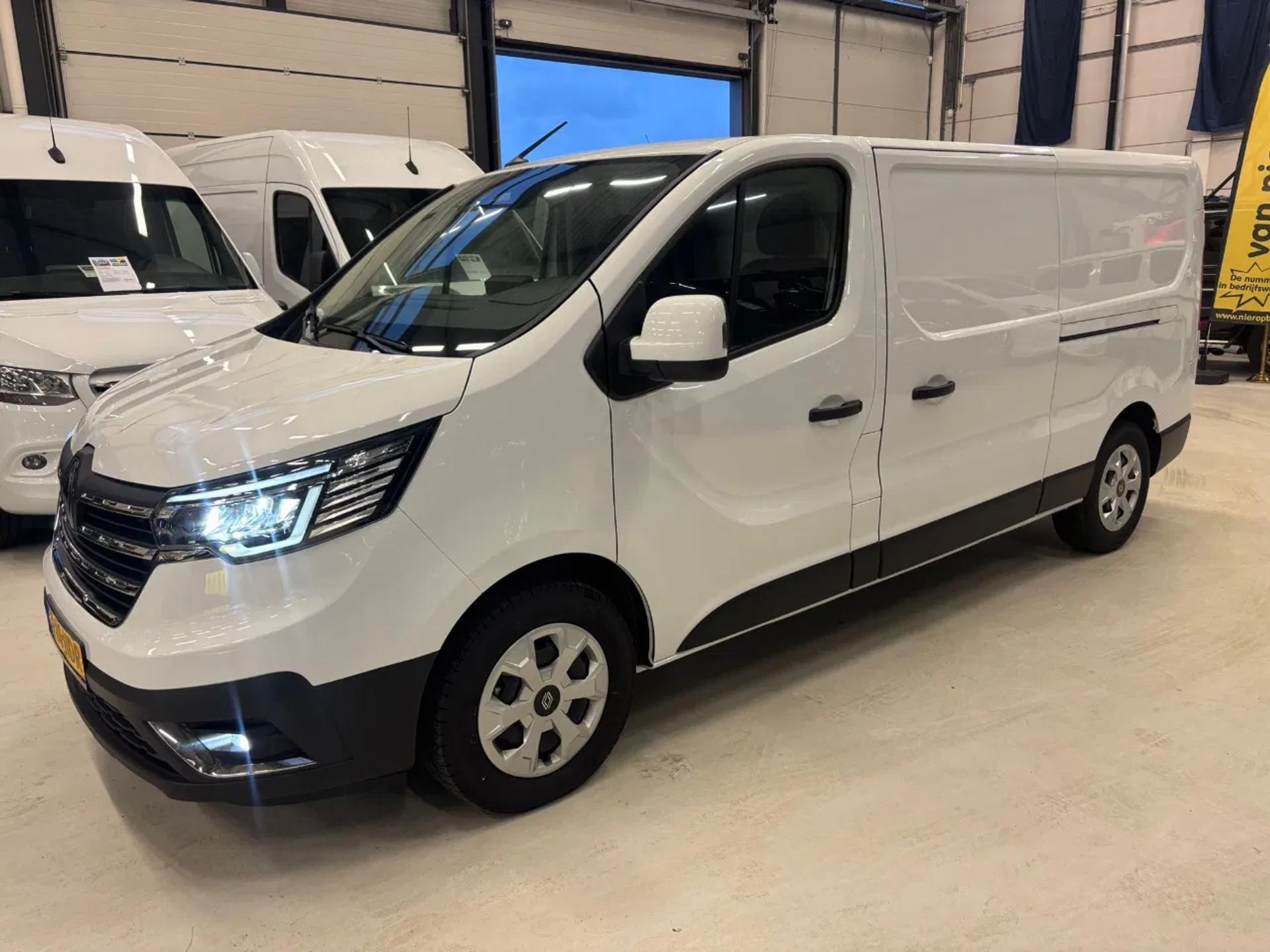 Foto 3 van Renault 2.0DCI L2H1 Automaat Dubbele Schuifdeuren Airco Navi Cruisecontrol NIEUW