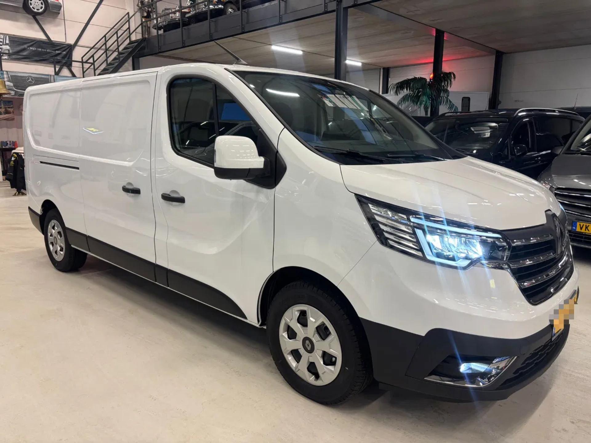 Foto 4 van Renault 2.0DCI L2H1 Automaat Dubbele Schuifdeuren Airco Navi Cruisecontrol NIEUW