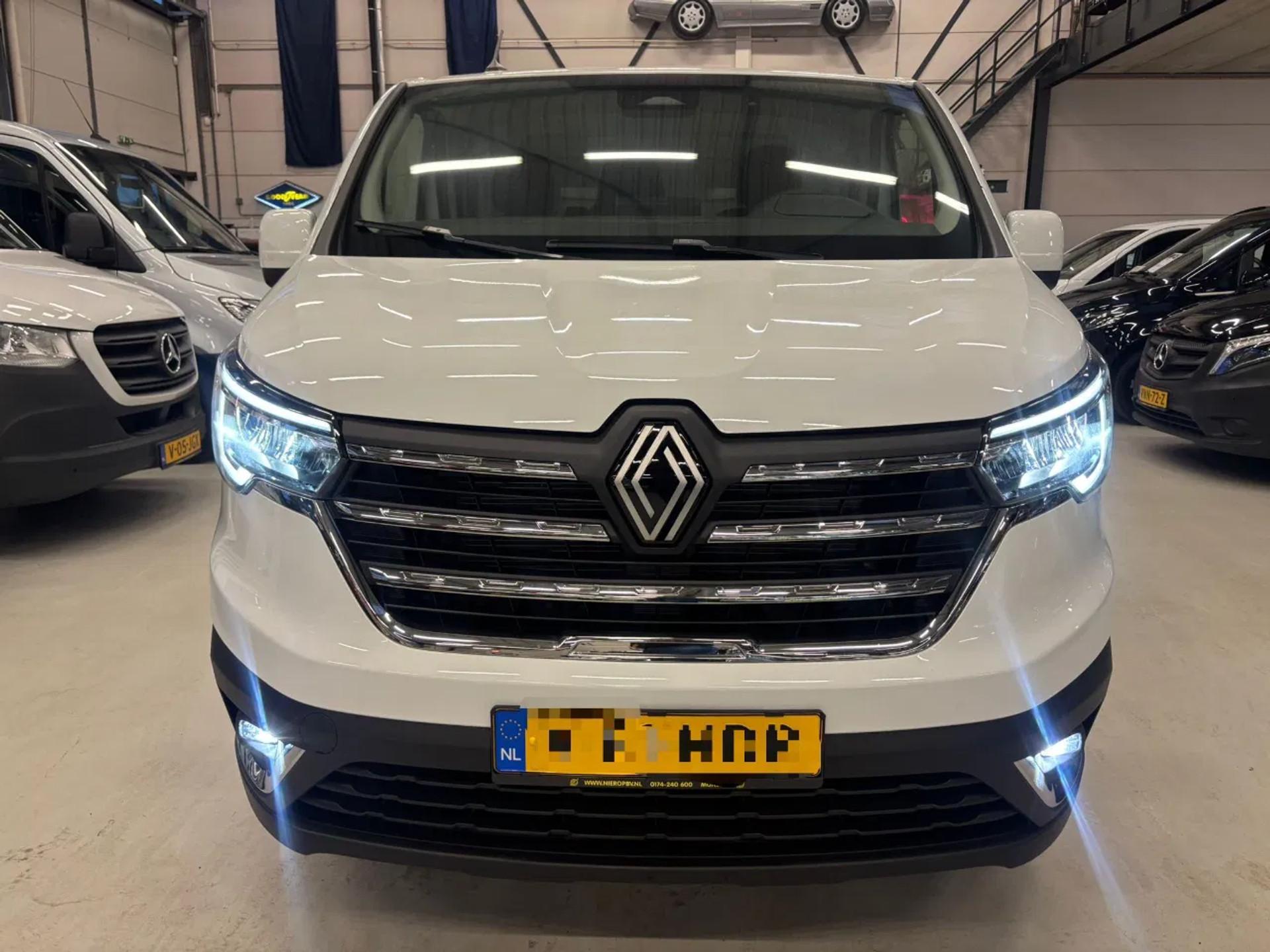 Foto 8 van Renault 2.0DCI L2H1 Automaat Dubbele Schuifdeuren Airco Navi Cruisecontrol NIEUW