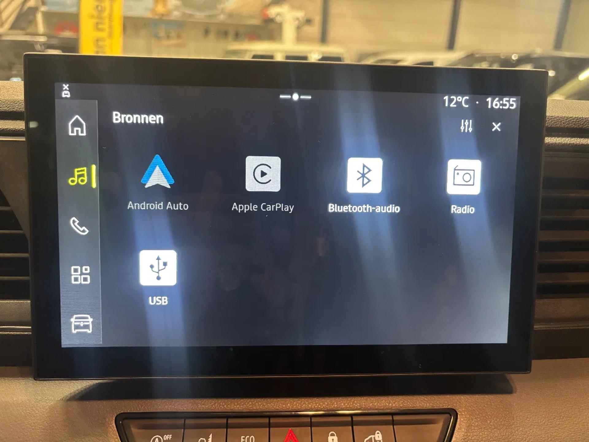 Foto 12 van Renault T35 2.0DCI 150PK L2H2 Airco Cruisecontrol Apple CarPlay NIEUW