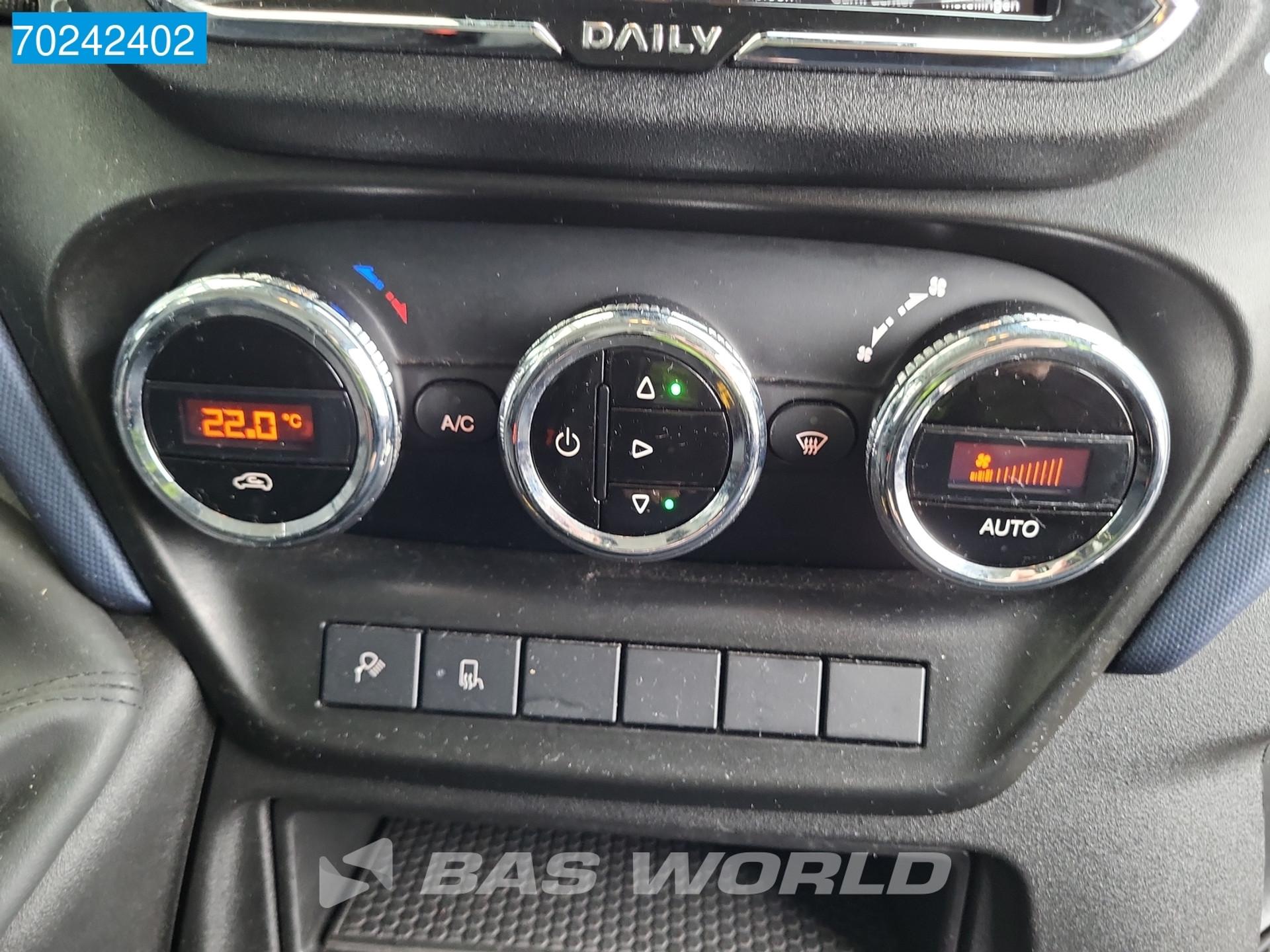 Foto 11 van Iveco Daily 35C21 210PK Automaat L3H2 Navi Camera Airco Cruise 16m3 Airco Trekhaak Cruise control