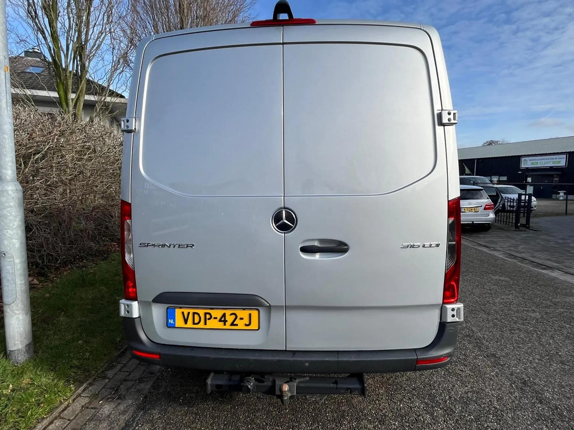 Foto 12 van Mercedes-Benz Sprinter 316 L2H1 |Automaat MBUX | Trekhaak