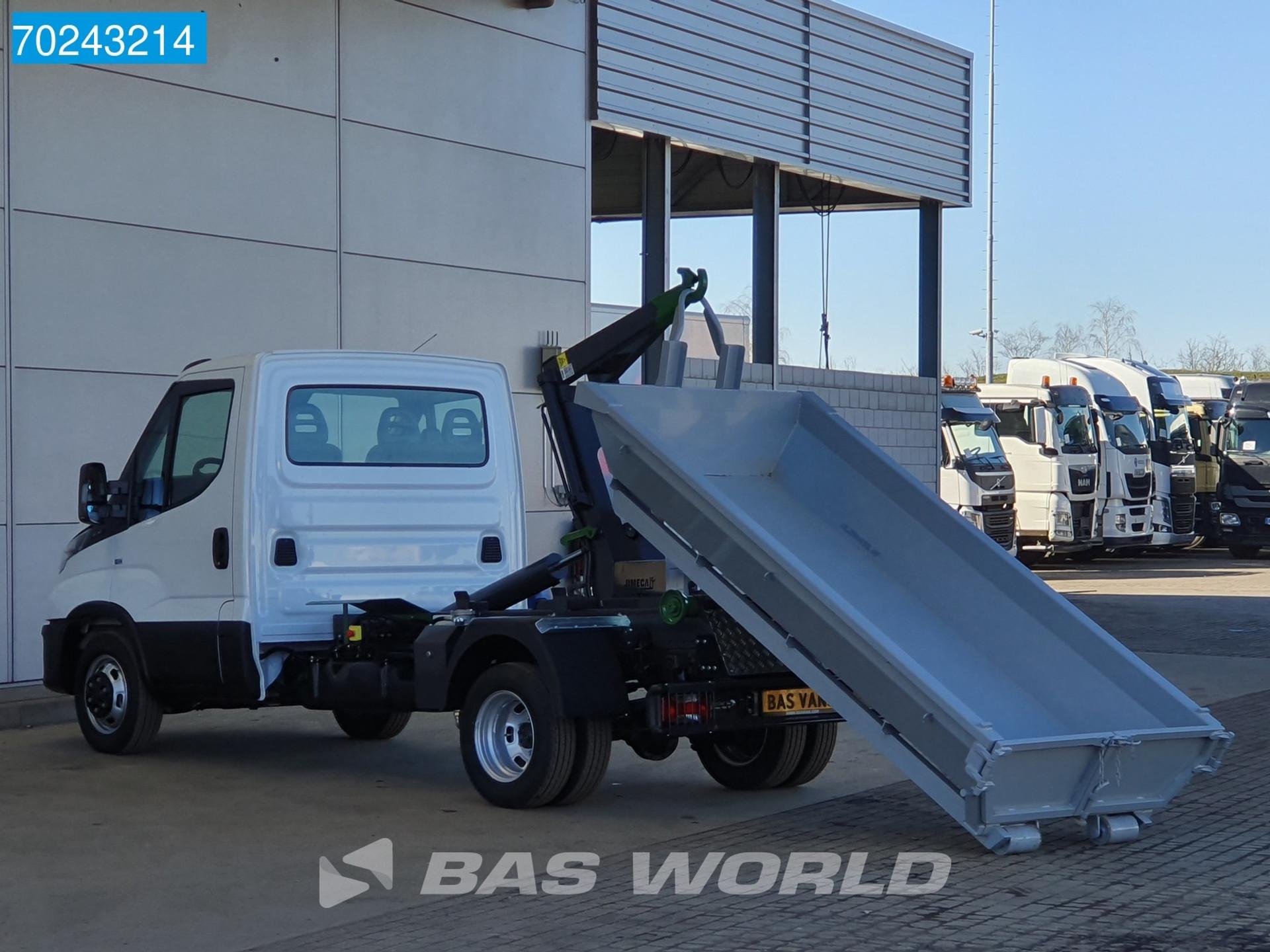 Foto 2 van Iveco 35C16 3.0 Haakarm Kipper Hooklift Abrollkipper 3Ton Airco Cruise control