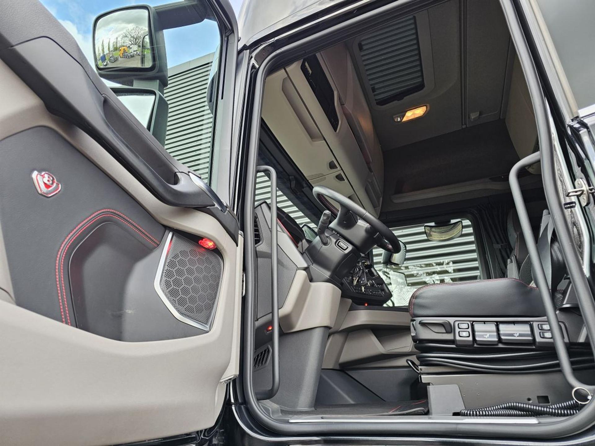 Foto 10 van Scania S530 V8 / 6x2 BOOGIE / EURO 6 / 75 T / 99.000 km!