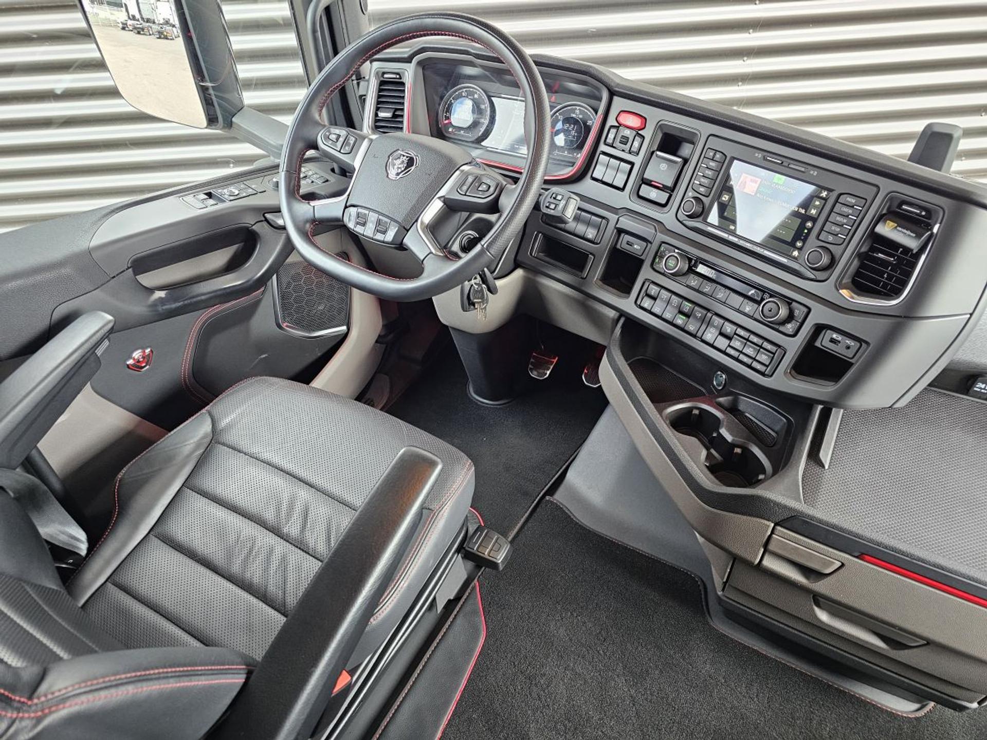 Foto 14 van Scania S530 V8 / 6x2 BOOGIE / EURO 6 / 75 T / 99.000 km!