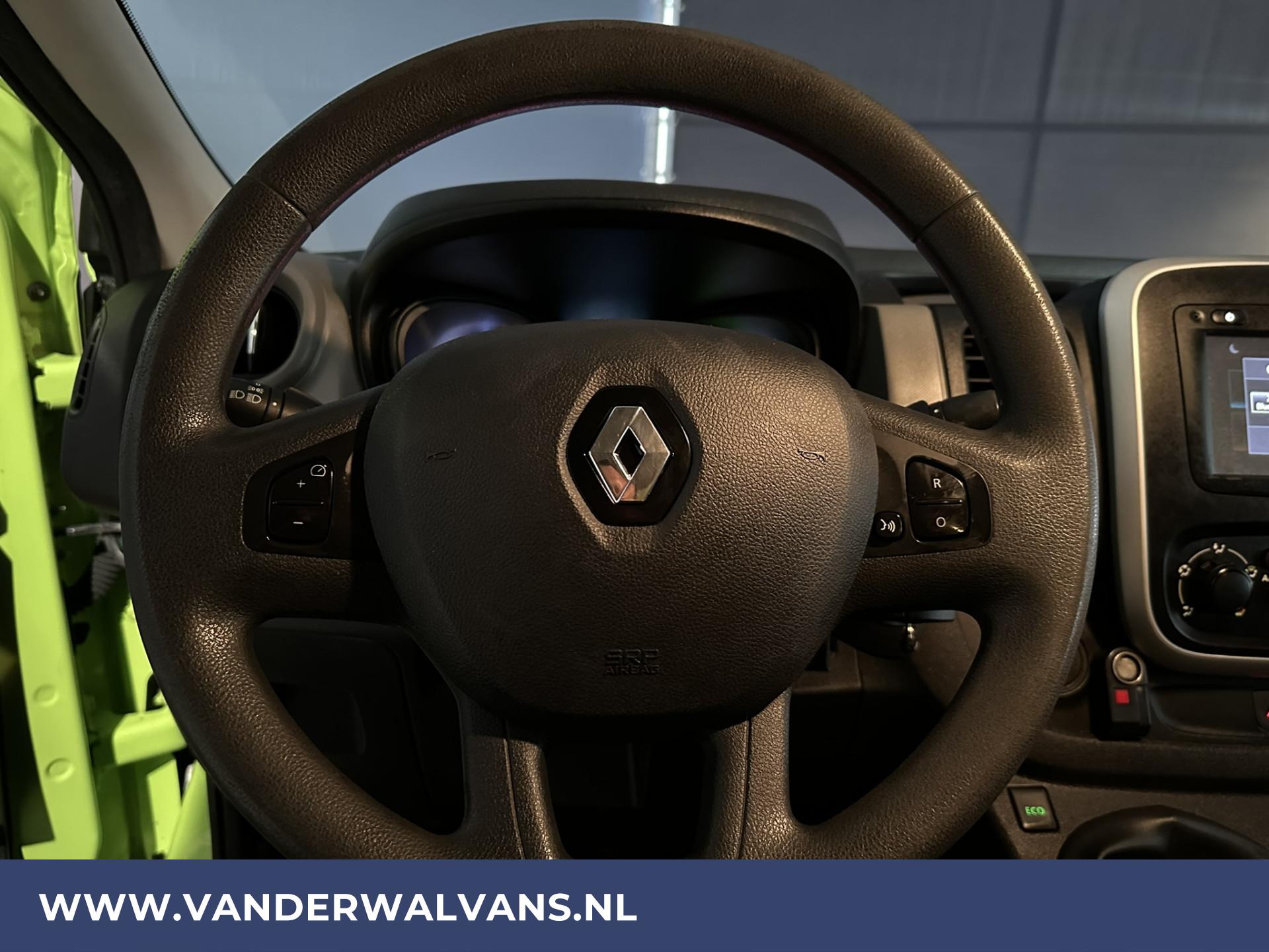 Foto 8 van Renault Trafic 1.6 dCi L2H1 Airco | Imperiaal | Trekhaak | Cruisecontrol | Navigatie