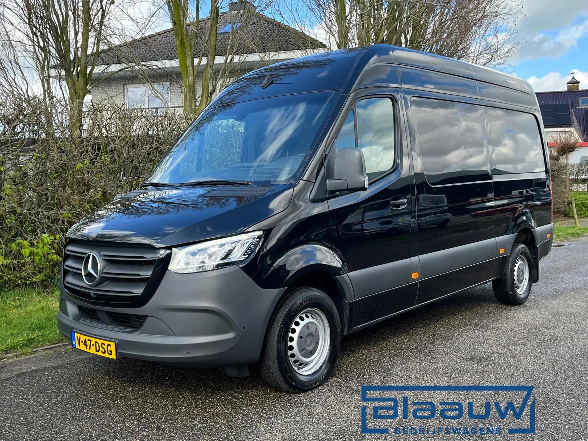 Foto 1 van Mercedes-Benz Sprinter 319 3.0 L2H2 | Mbux| Trekhaak 3.5T