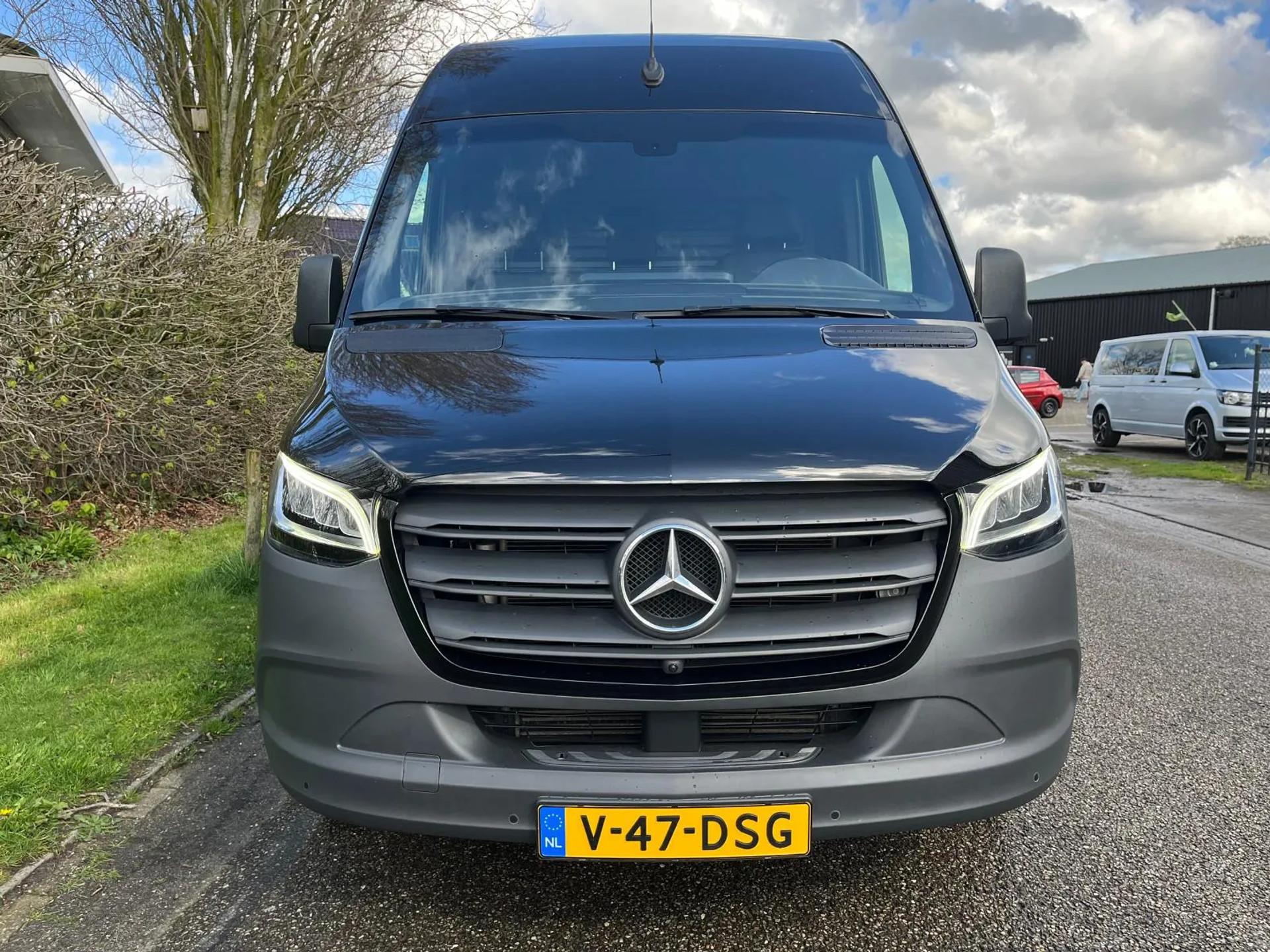 Foto 15 van Mercedes-Benz Sprinter 319 3.0 L2H2 | Mbux| Trekhaak 3.5T