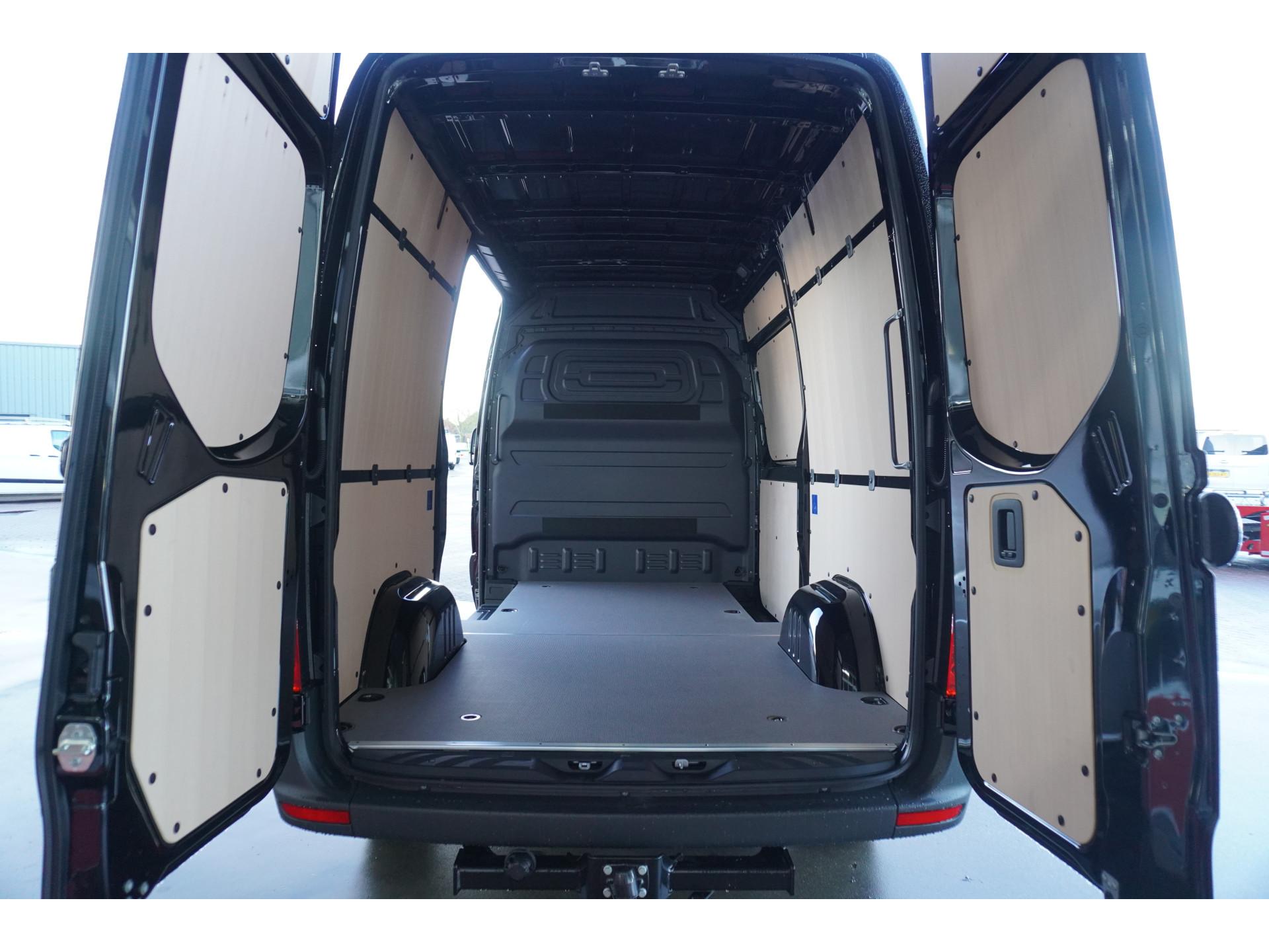 Foto 12 van Mercedes-Benz 317 CDI 170PK L2H2 Pro automaat Schuifdeur Links en Rechts