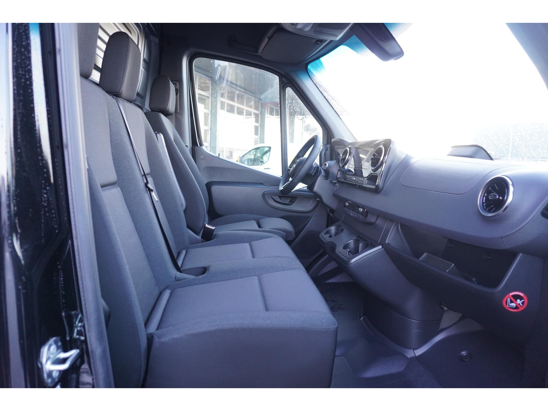 Foto 13 van Mercedes-Benz 317 CDI 170PK L2H2 Pro automaat Schuifdeur Links en Rechts