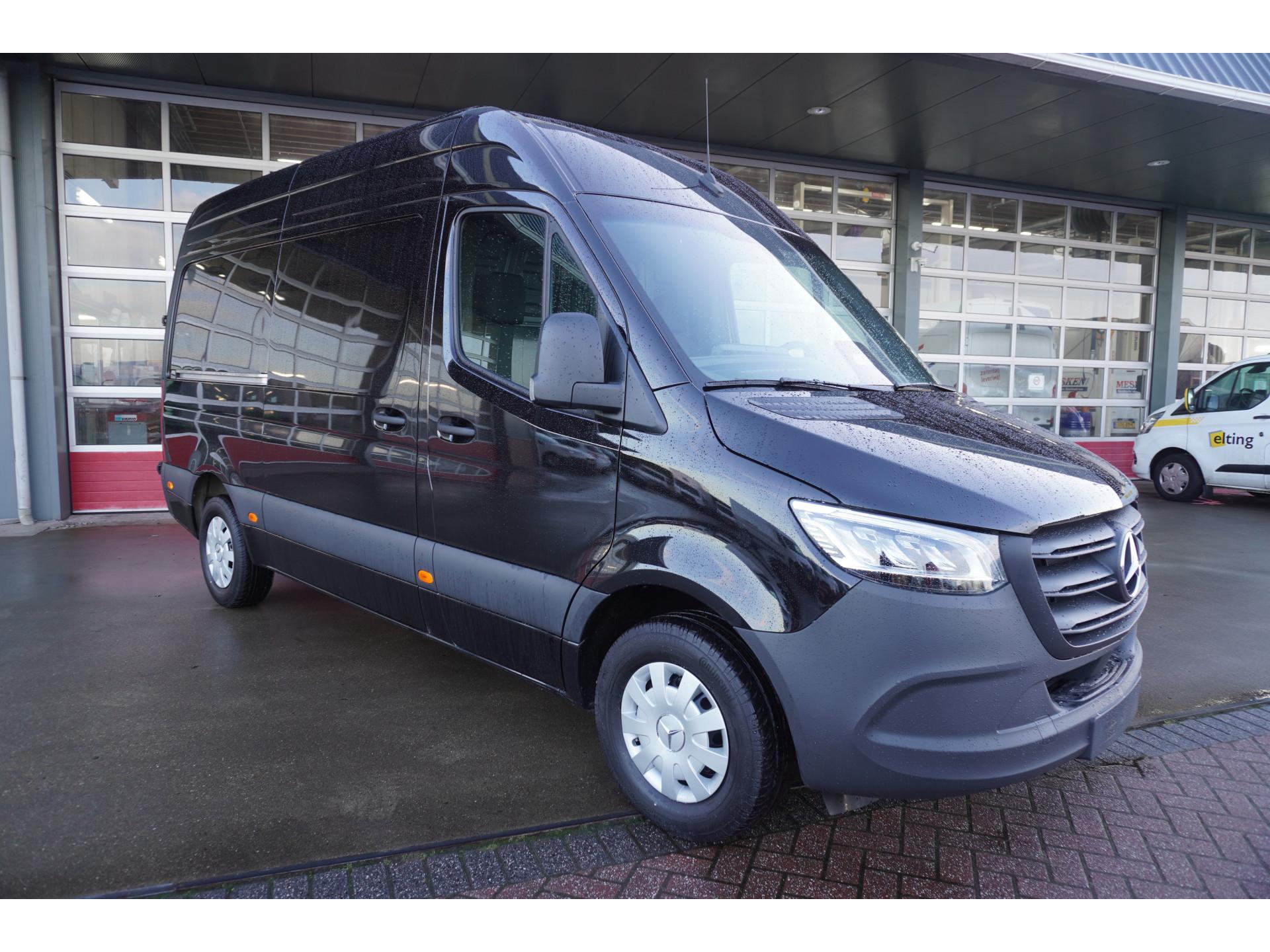 Foto 2 van Mercedes-Benz 317 CDI 170PK L2H2 Pro automaat Schuifdeur Links en Rechts