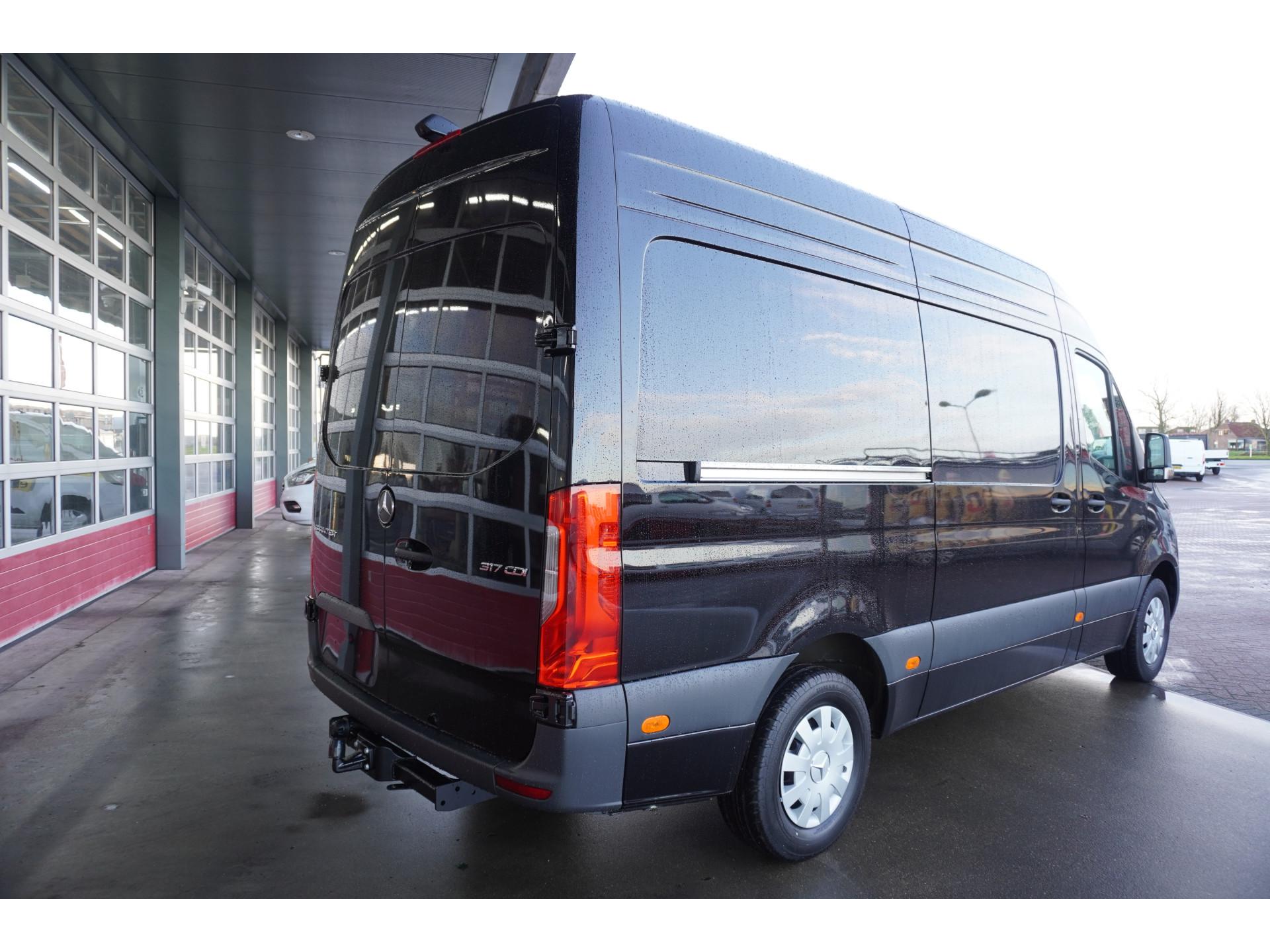 Foto 4 van Mercedes-Benz 317 CDI 170PK L2H2 Pro automaat Schuifdeur Links en Rechts