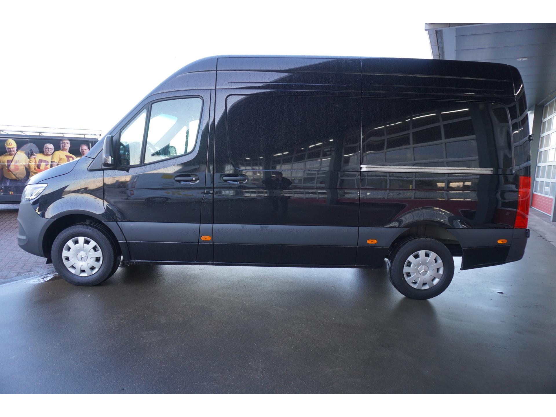 Foto 8 van Mercedes-Benz 317 CDI 170PK L2H2 Pro automaat Schuifdeur Links en Rechts