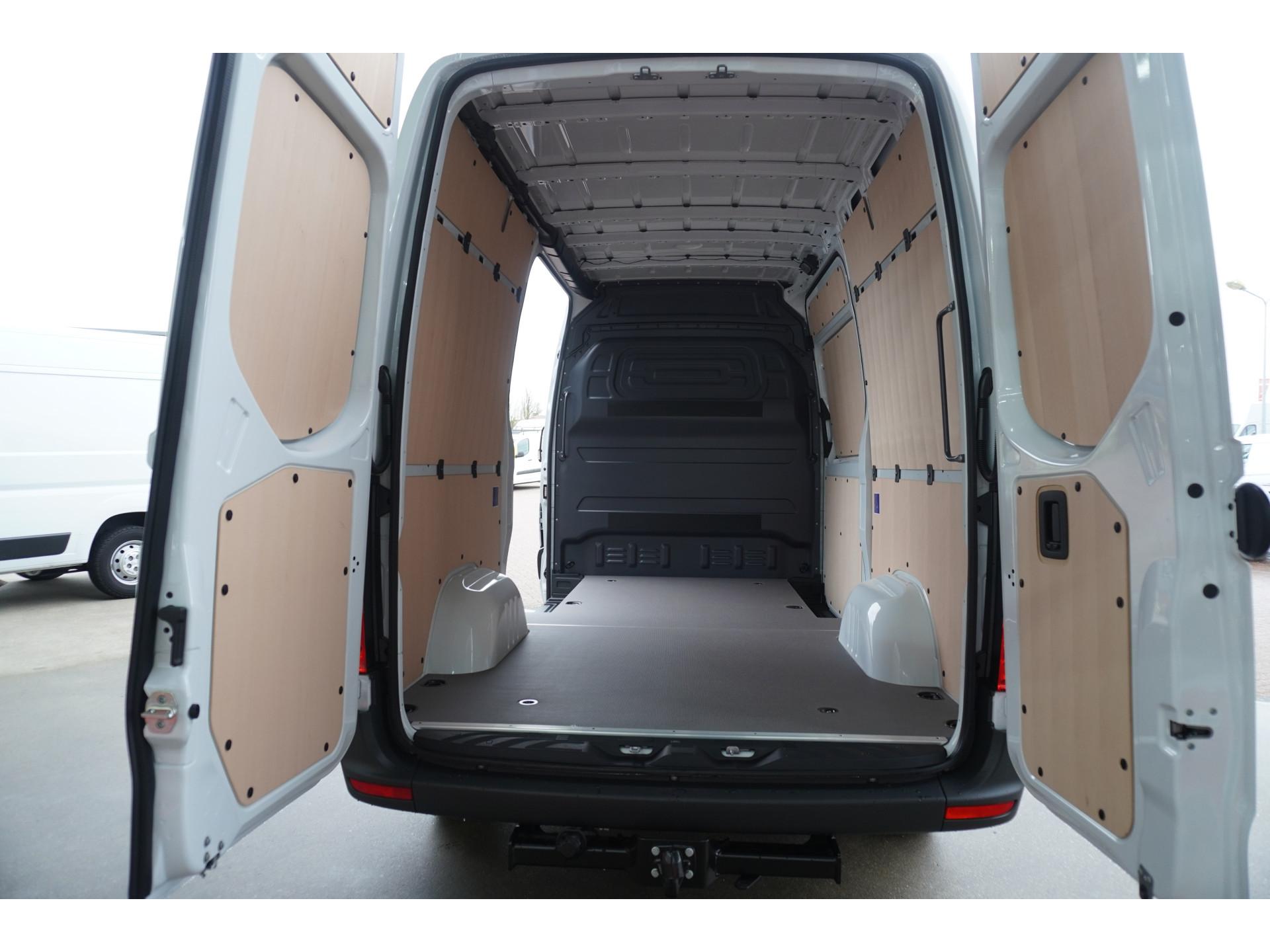 Foto 13 van Mercedes-Benz 317 CDI 170PK L2H2 Pro automaat Schuifdeur links en Rechts