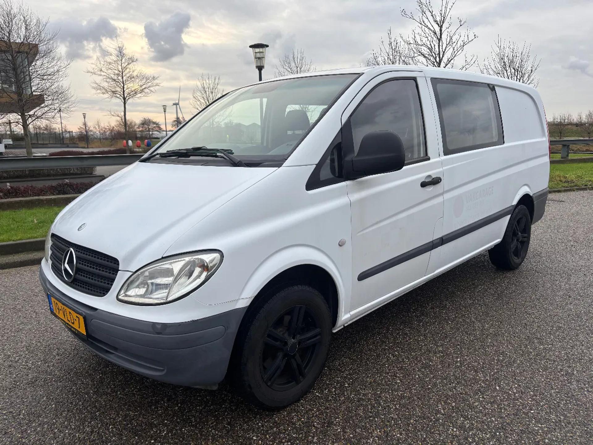 Foto 2 van Mercedes-Benz 109CDI L2H1 Dubbelcabine Airco Trekhaak