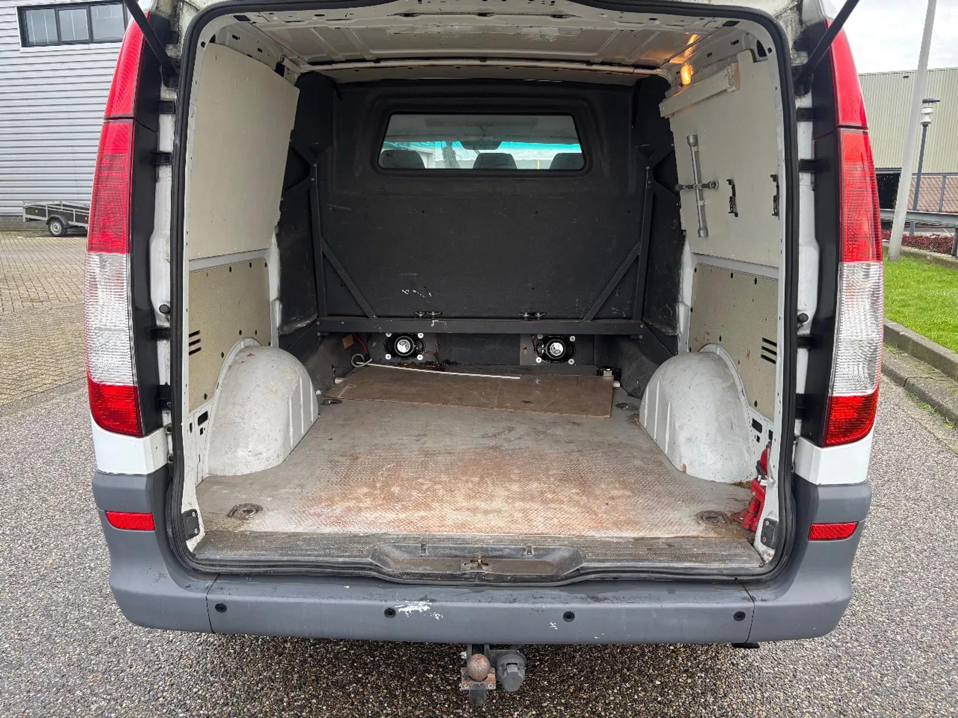 Foto 6 van Mercedes-Benz 109CDI L2H1 Dubbelcabine Airco Trekhaak