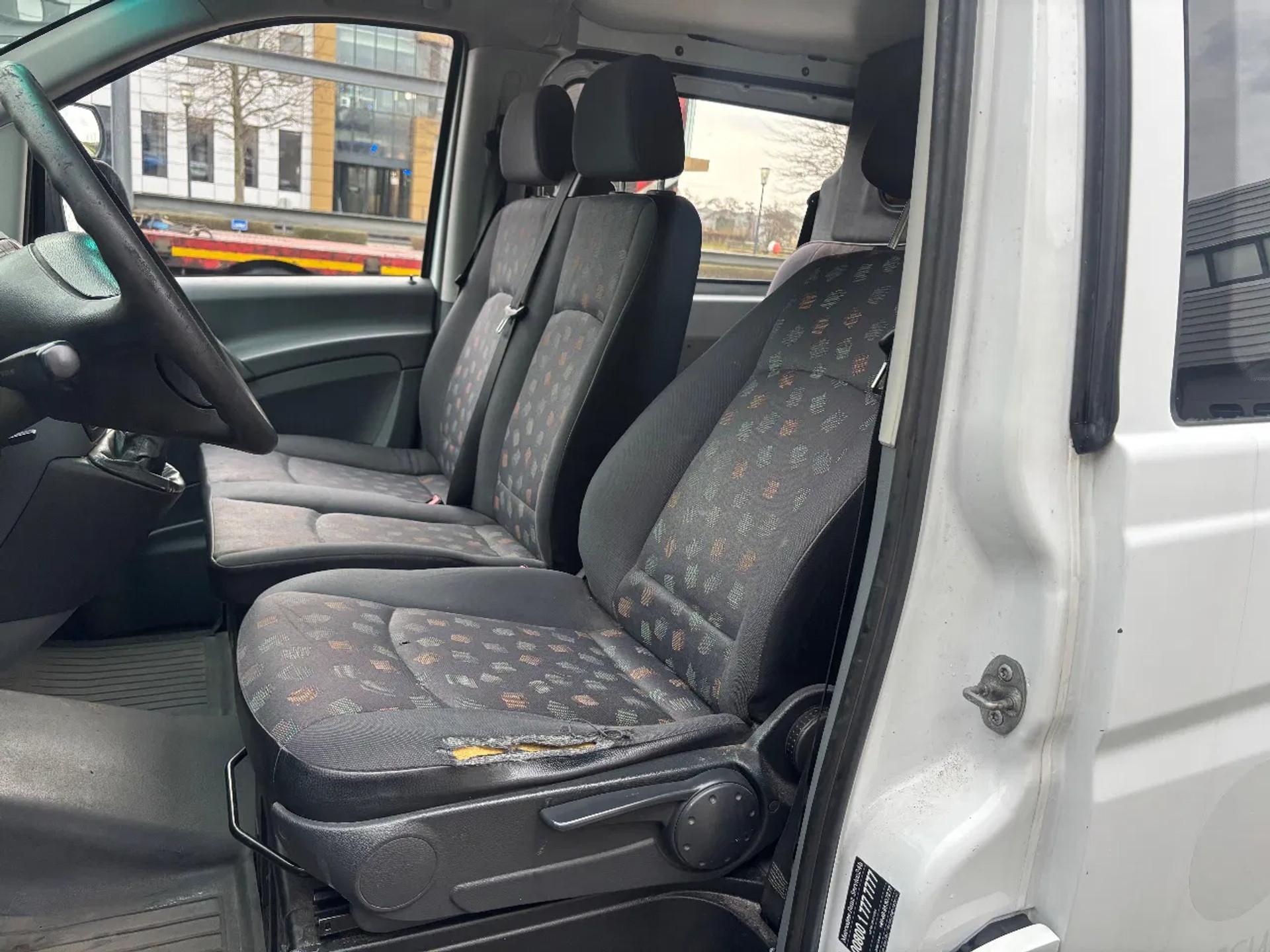 Foto 9 van Mercedes-Benz 109CDI L2H1 Dubbelcabine Airco Trekhaak