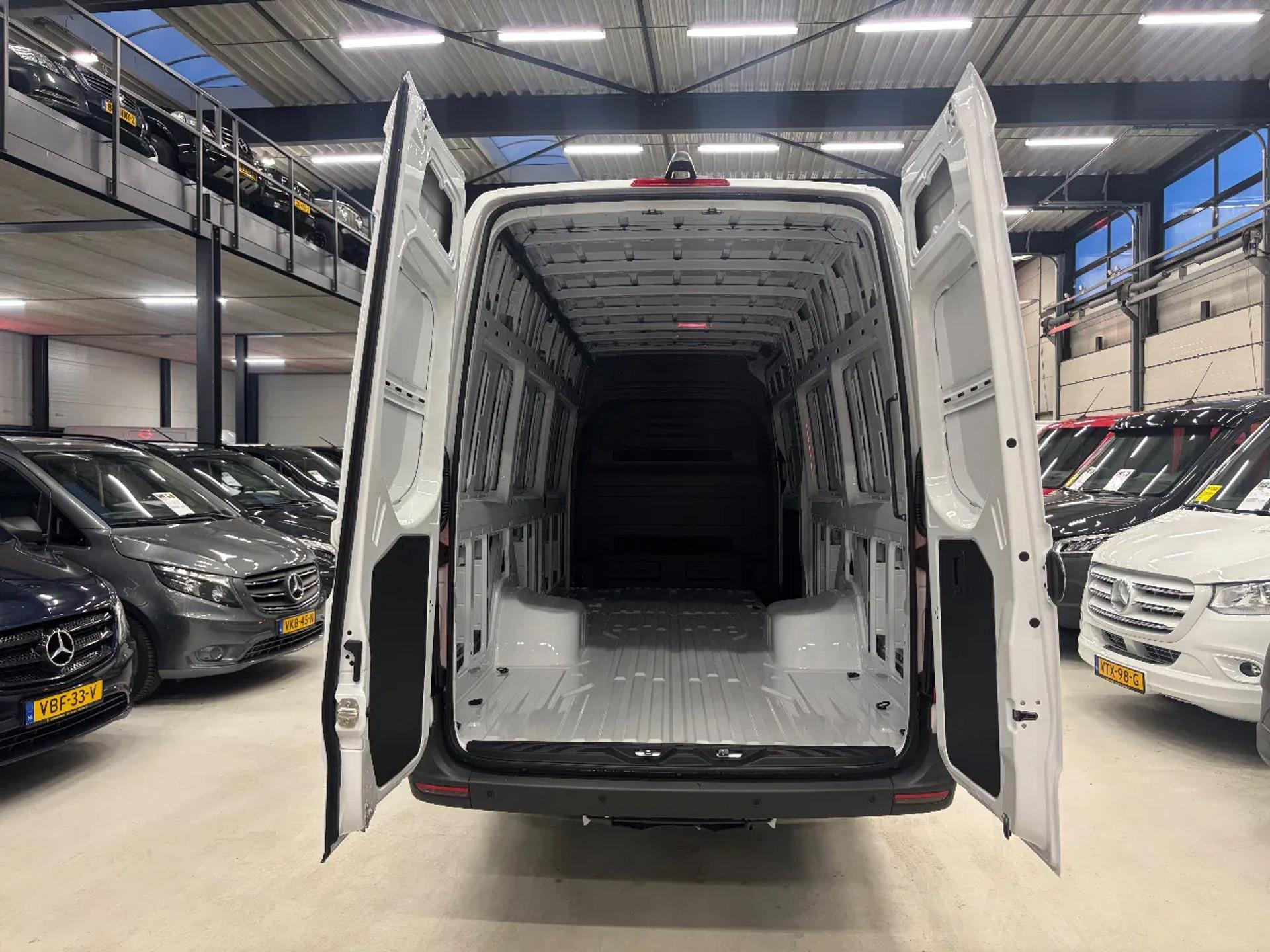 Foto 9 van Mercedes-Benz 519CDI L4H2 Automaat Airco Navi Cruisecontrol NIEUW(2024)BPM VRIJ