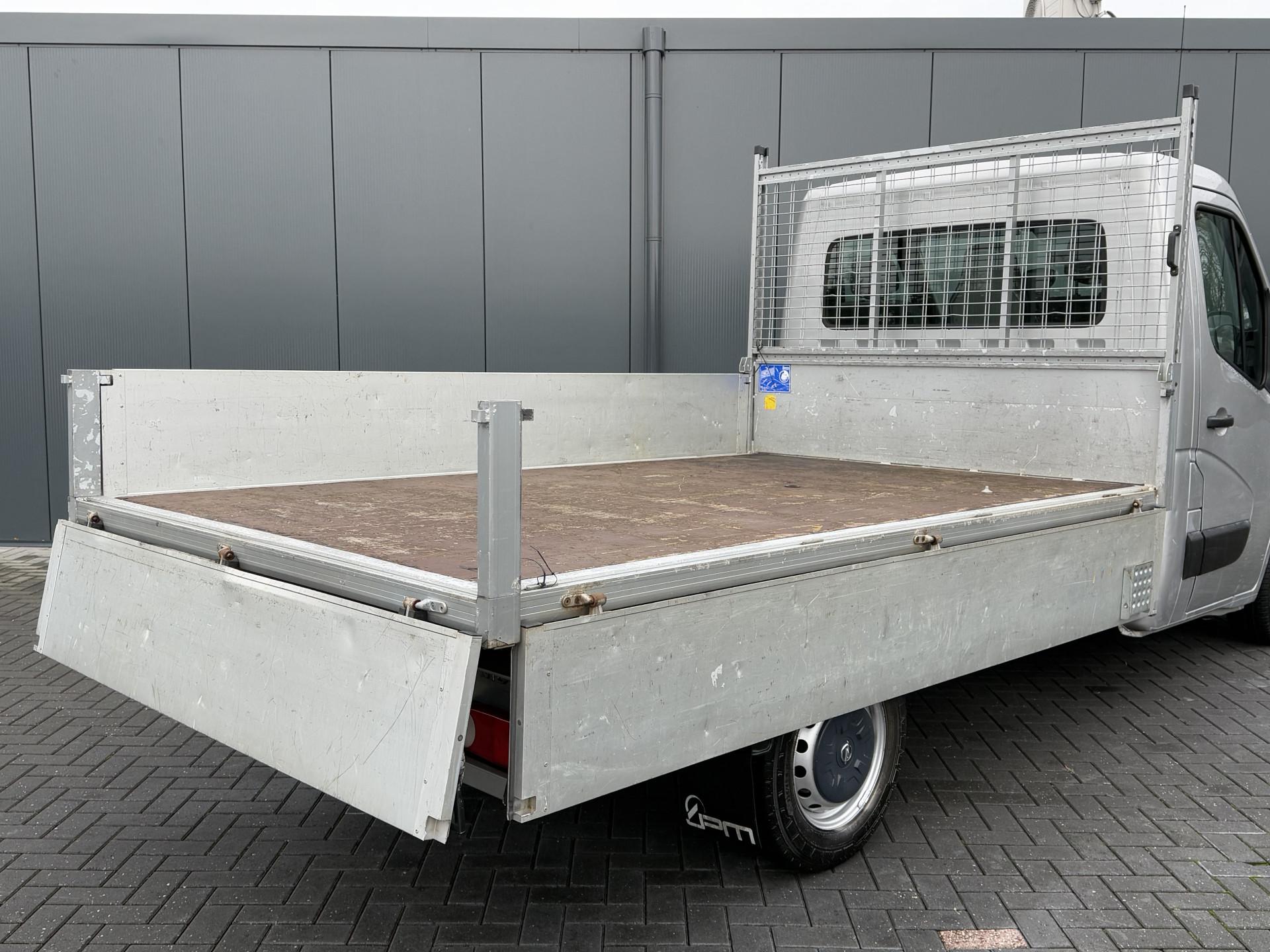 Foto 4 van Opel 2.3 CDTI 3.5T / PICK UP / 2.5T TREKHAAK / AIRCO / CRUISE / 3-ZITS