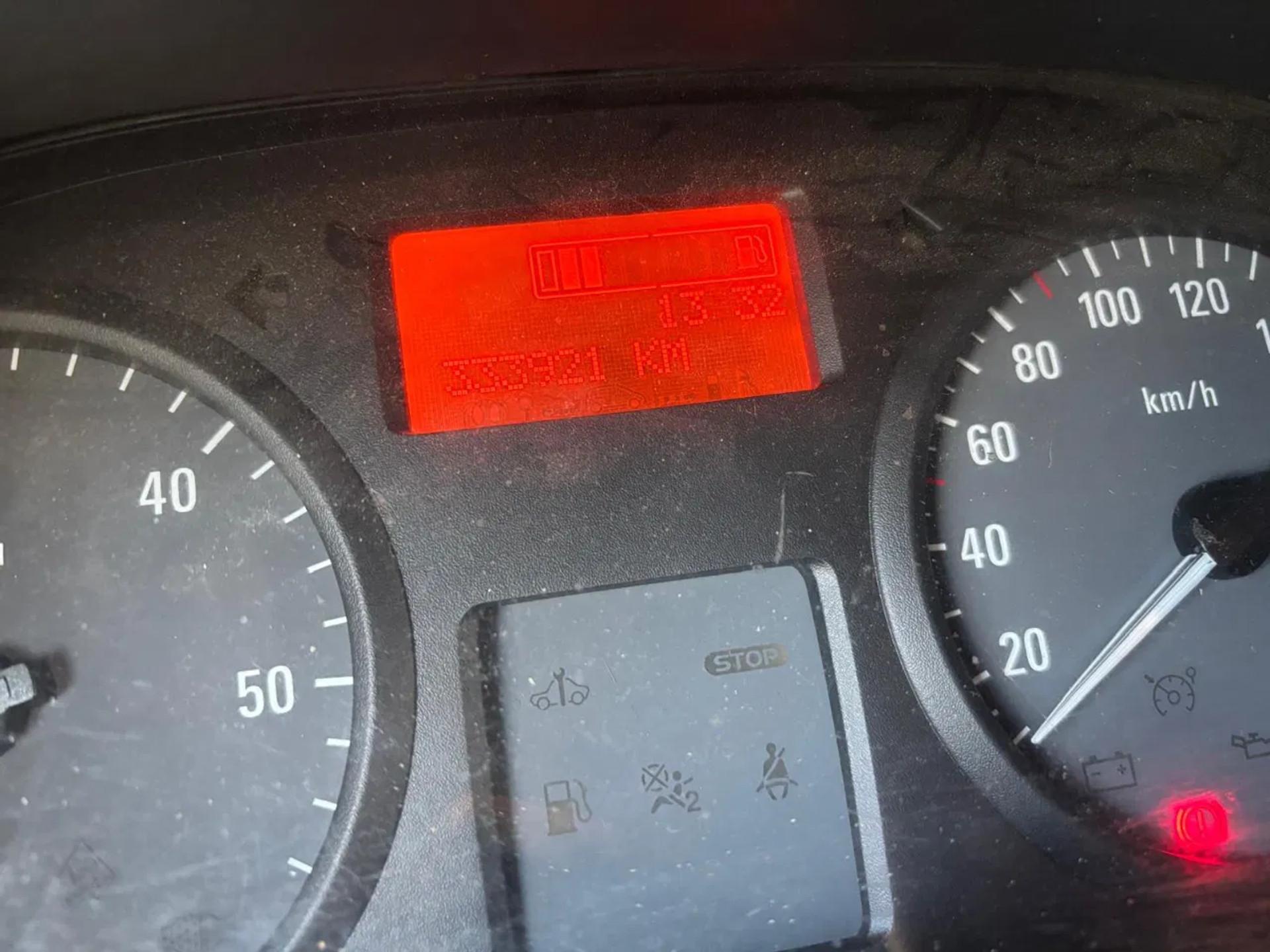 Foto 9 van Opel L1 airco