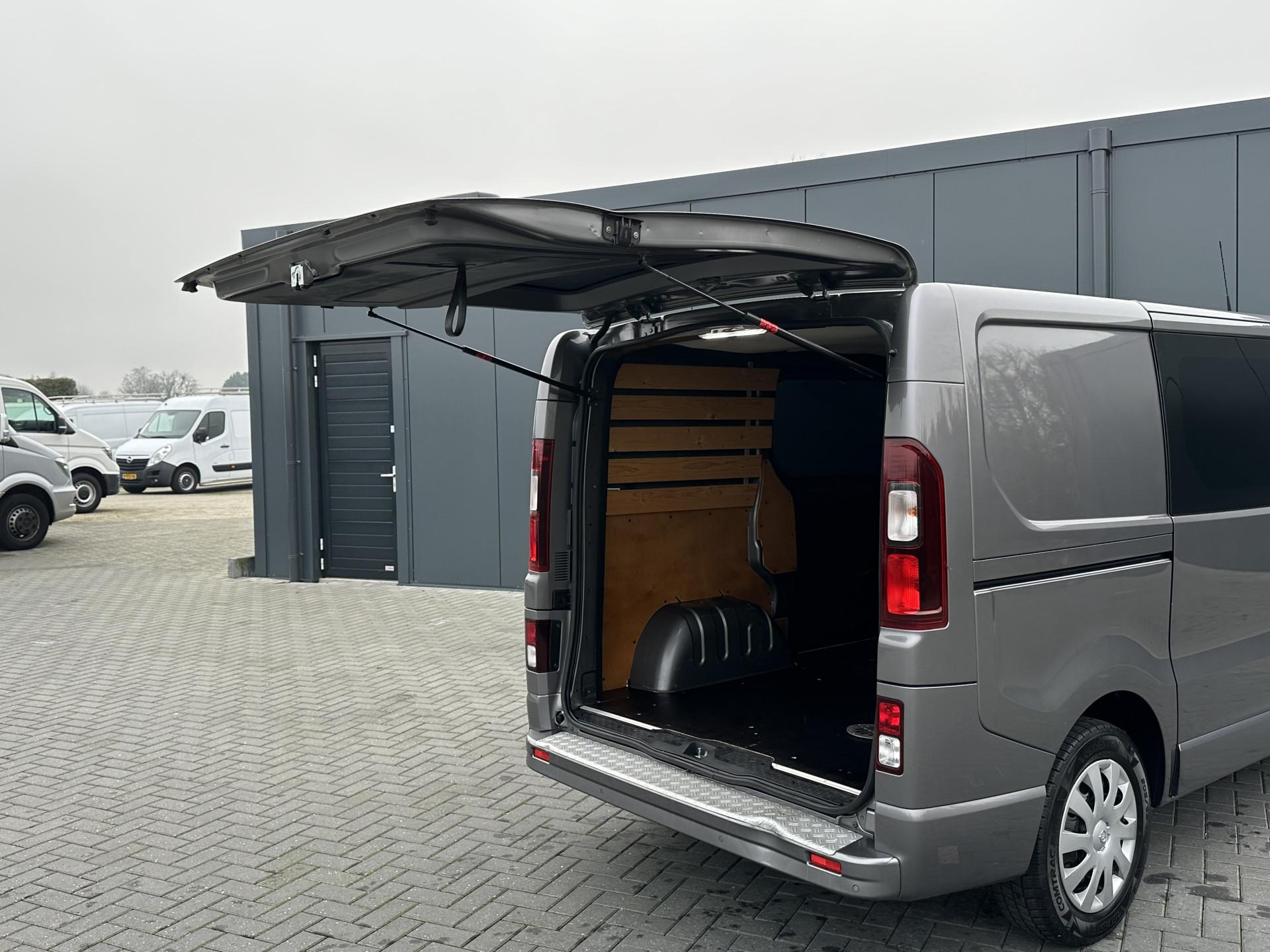 Foto 8 van Opel 1.6 CDTI 122 PK SPORT / L1H1 / Edition / 2x SCHUIFDEUR / CAMERA / AIRCO / CRUISE / 3-ZITS / ACHTERKLEP
