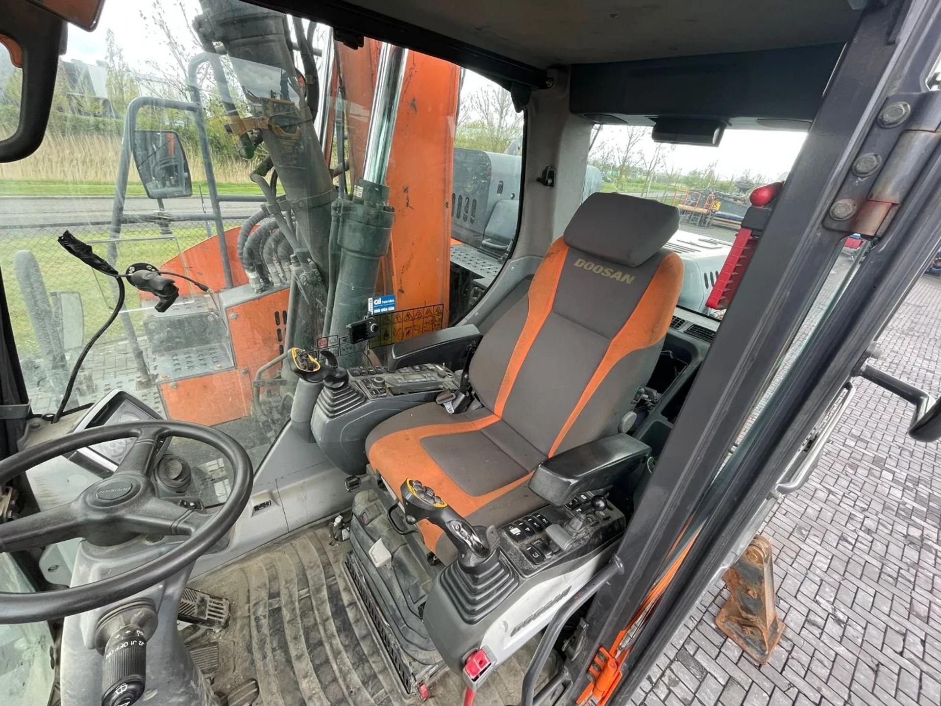 Foto 15 van Doosan DX165W-5 | DX 165 W-5 | 2X BUCKET | TILTROTATOR | QUICK COUPLER