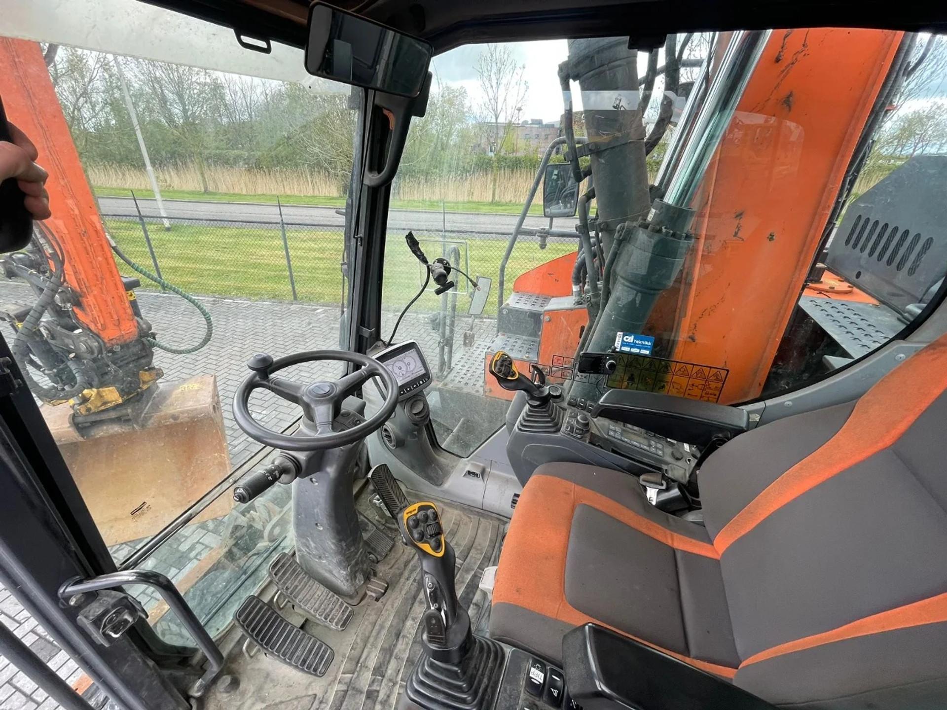 Foto 16 van Doosan DX165W-5 | DX 165 W-5 | 2X BUCKET | TILTROTATOR | QUICK COUPLER