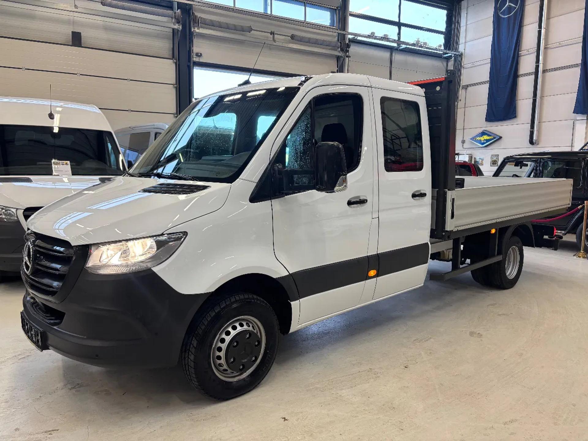 Foto 2 van Mercedes-Benz 517CDI Dubbelcabine 6 Persoons Openlaadbak Airco Cruisecontrol Trekhaak NIEUW BPM VRIJ