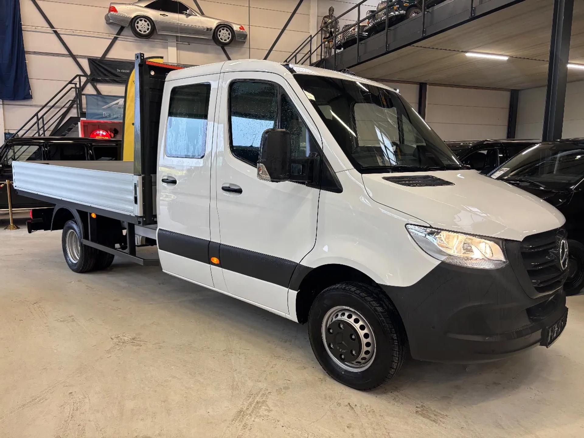 Foto 3 van Mercedes-Benz 517CDI Dubbelcabine 6 Persoons Openlaadbak Airco Cruisecontrol Trekhaak NIEUW BPM VRIJ