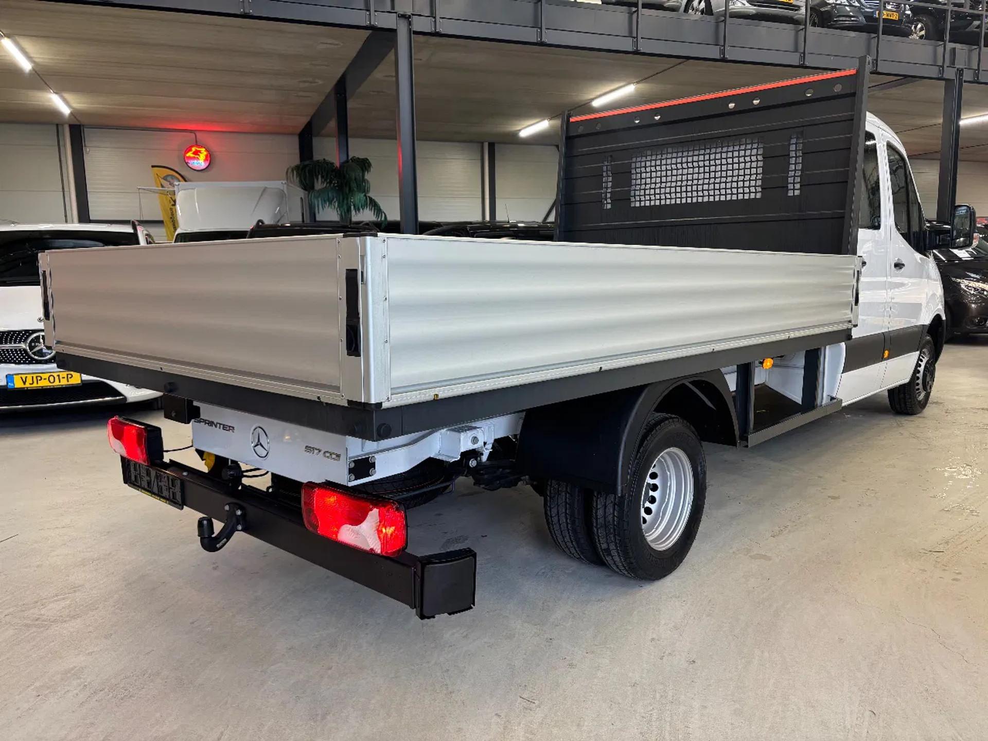 Foto 4 van Mercedes-Benz 517CDI Dubbelcabine 6 Persoons Openlaadbak Airco Cruisecontrol Trekhaak NIEUW BPM VRIJ